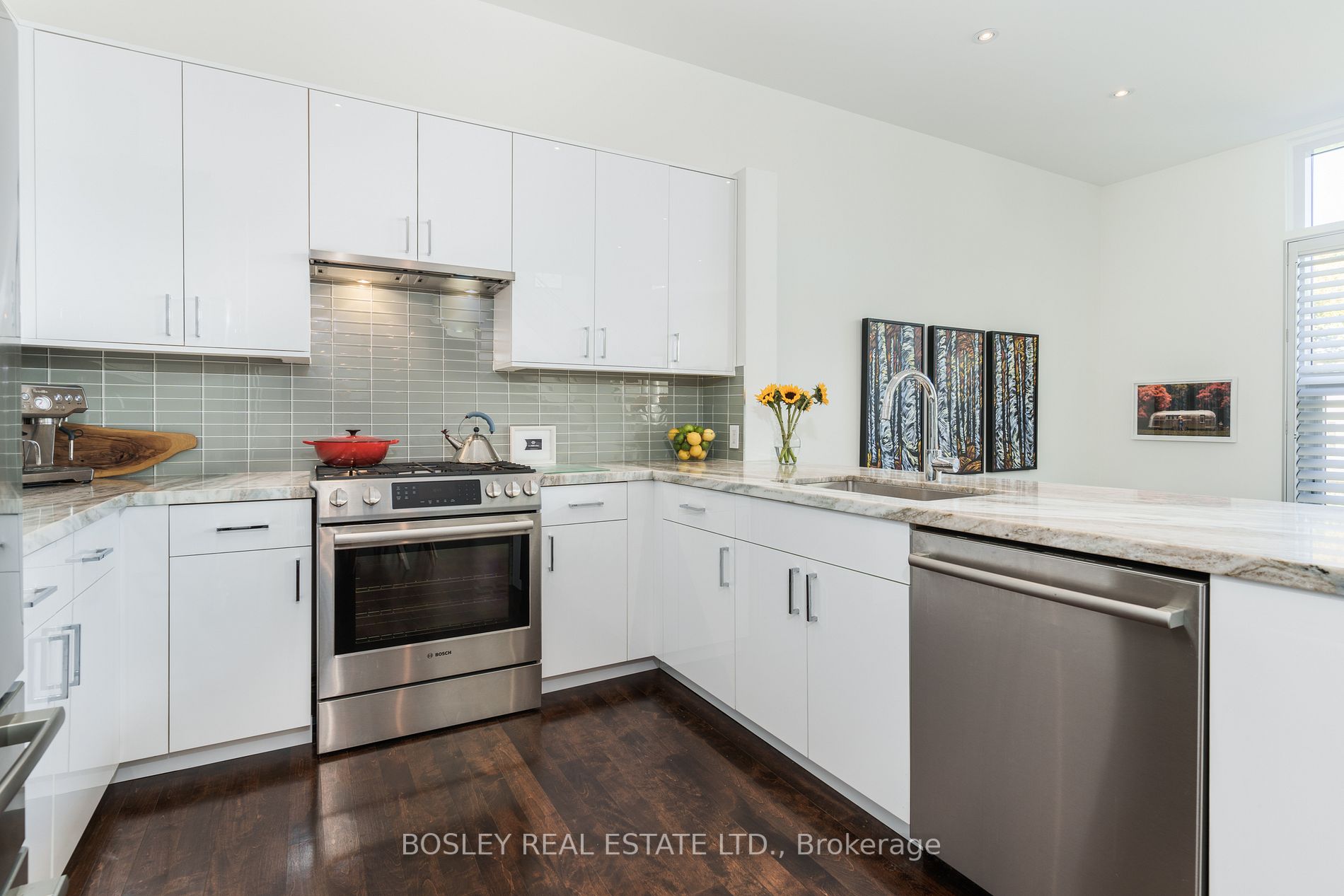 306 Sackville St, #2