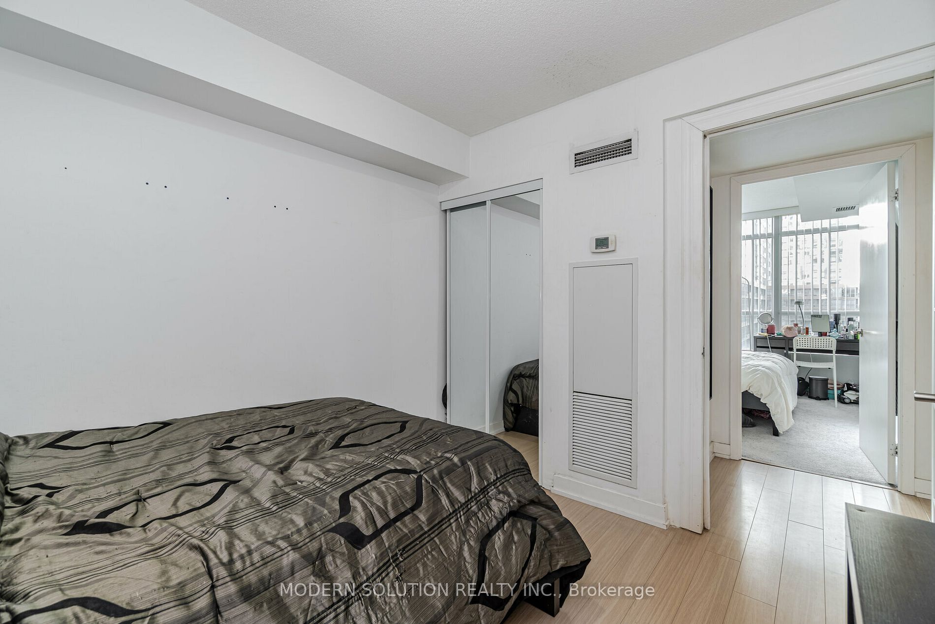10 Capreol Crt, #925
