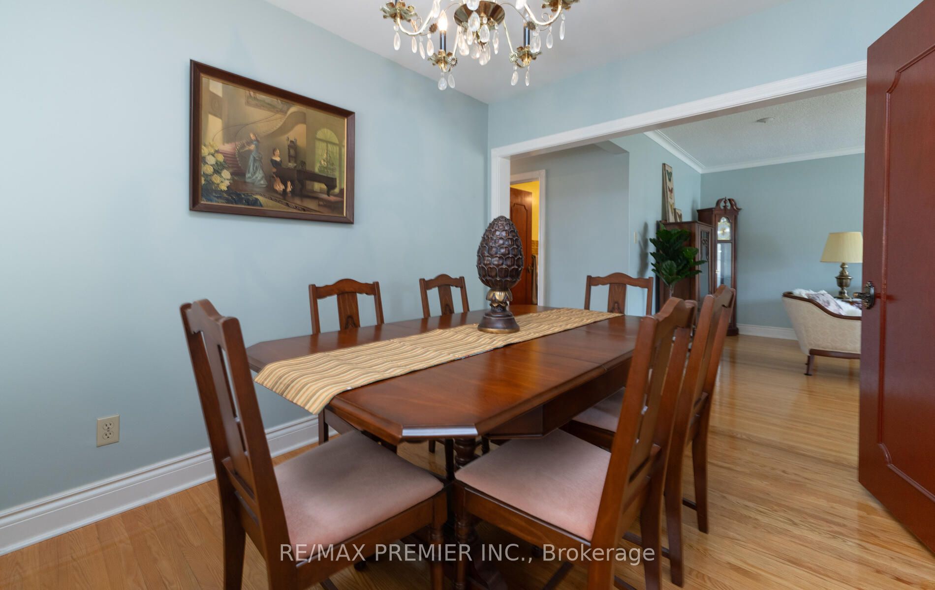 39 Combermere Dr