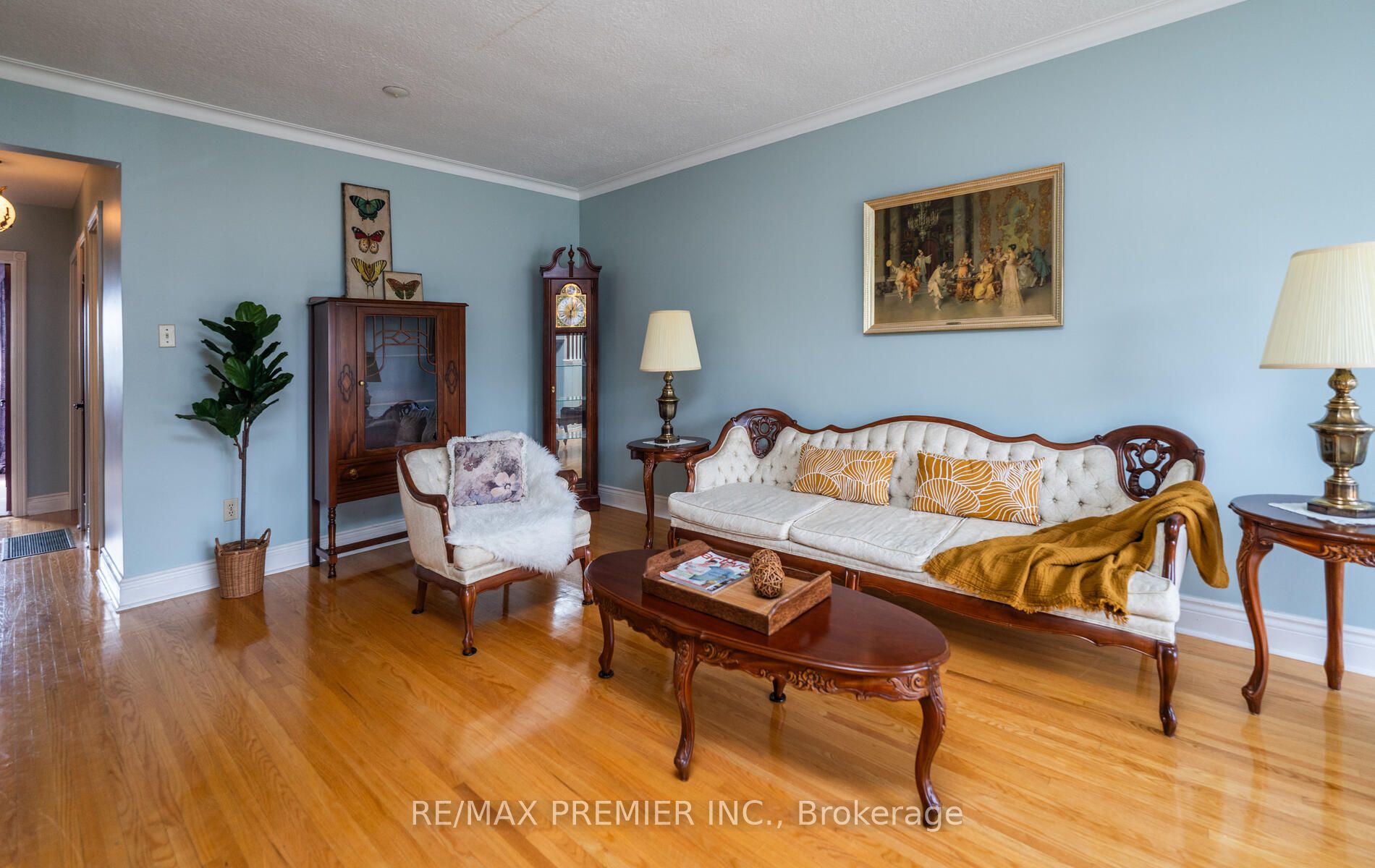 39 Combermere Dr
