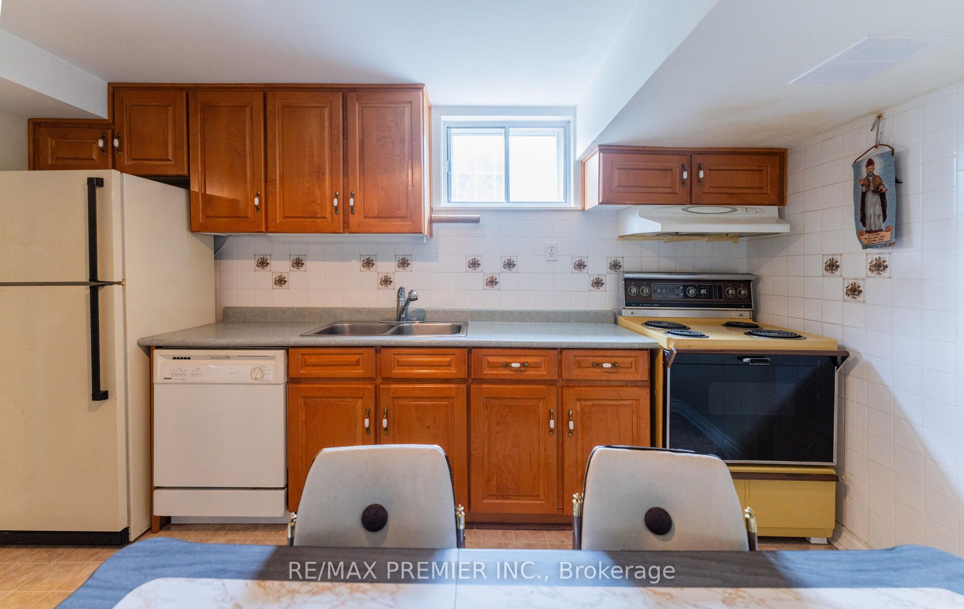 39 Combermere Dr