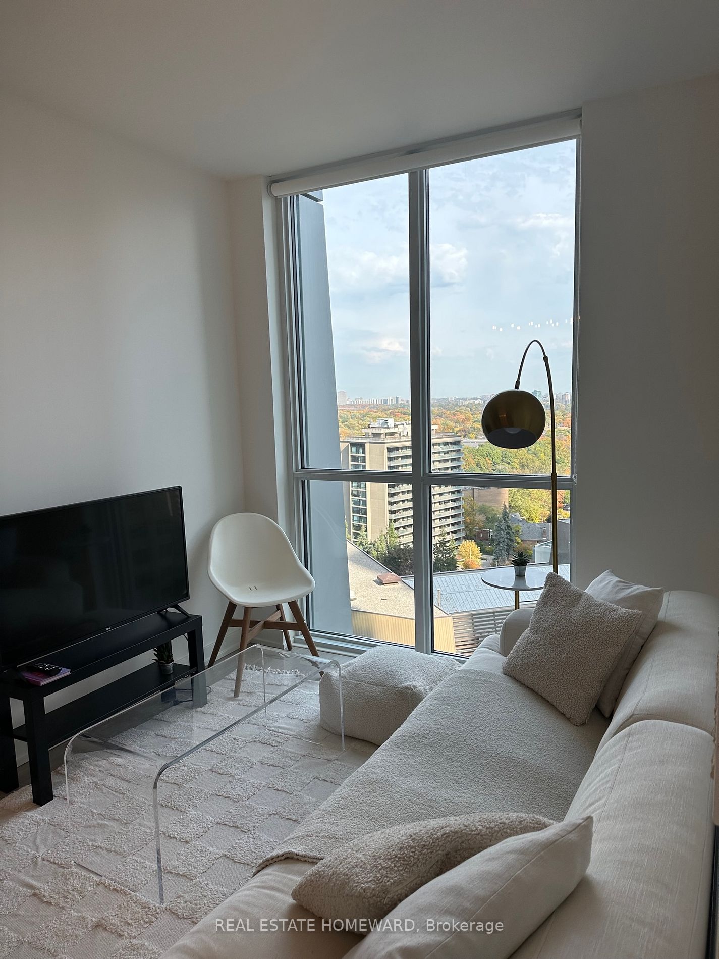 1 Yorkville Ave, #1611