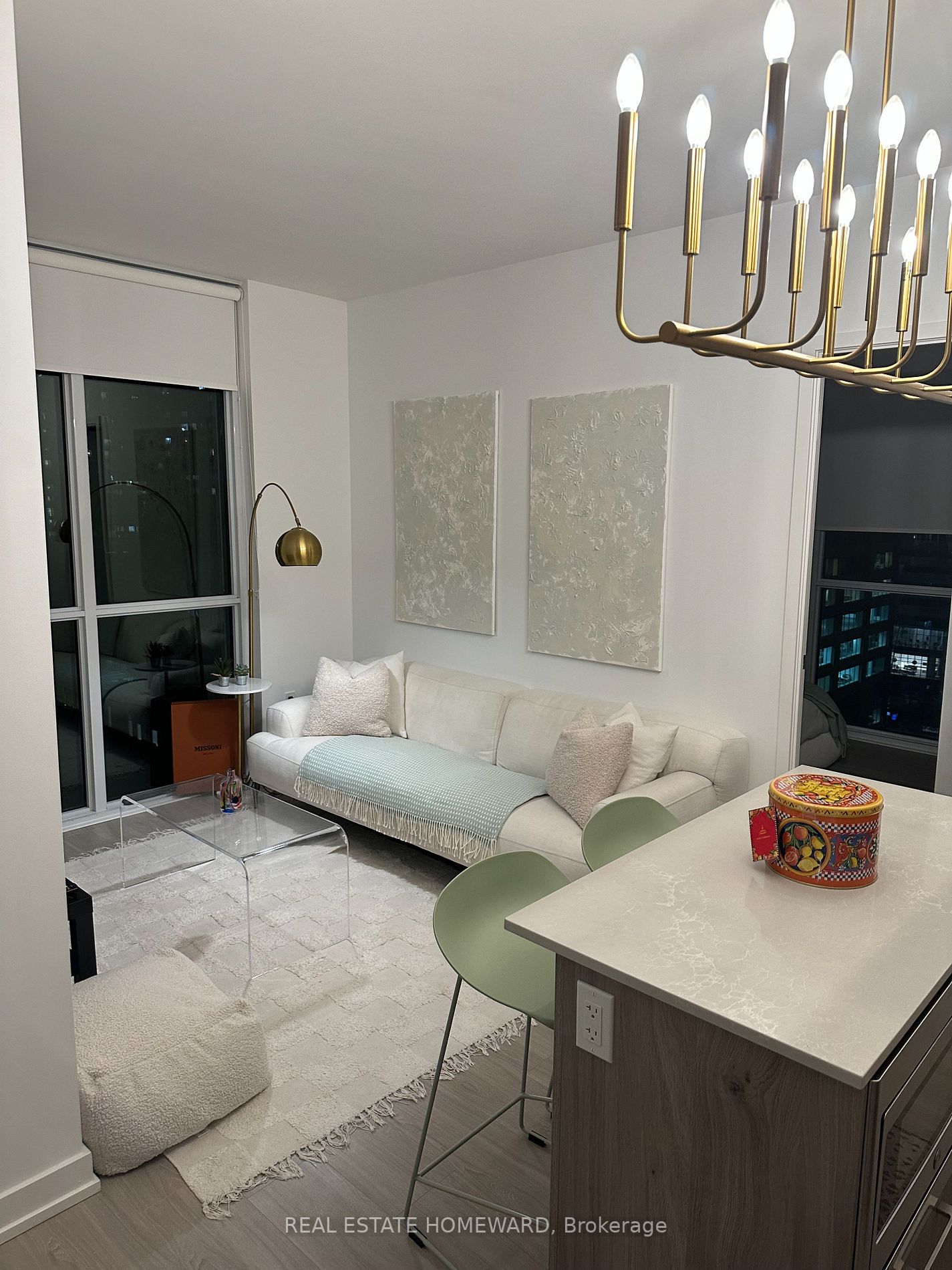 1 Yorkville Ave, #1611