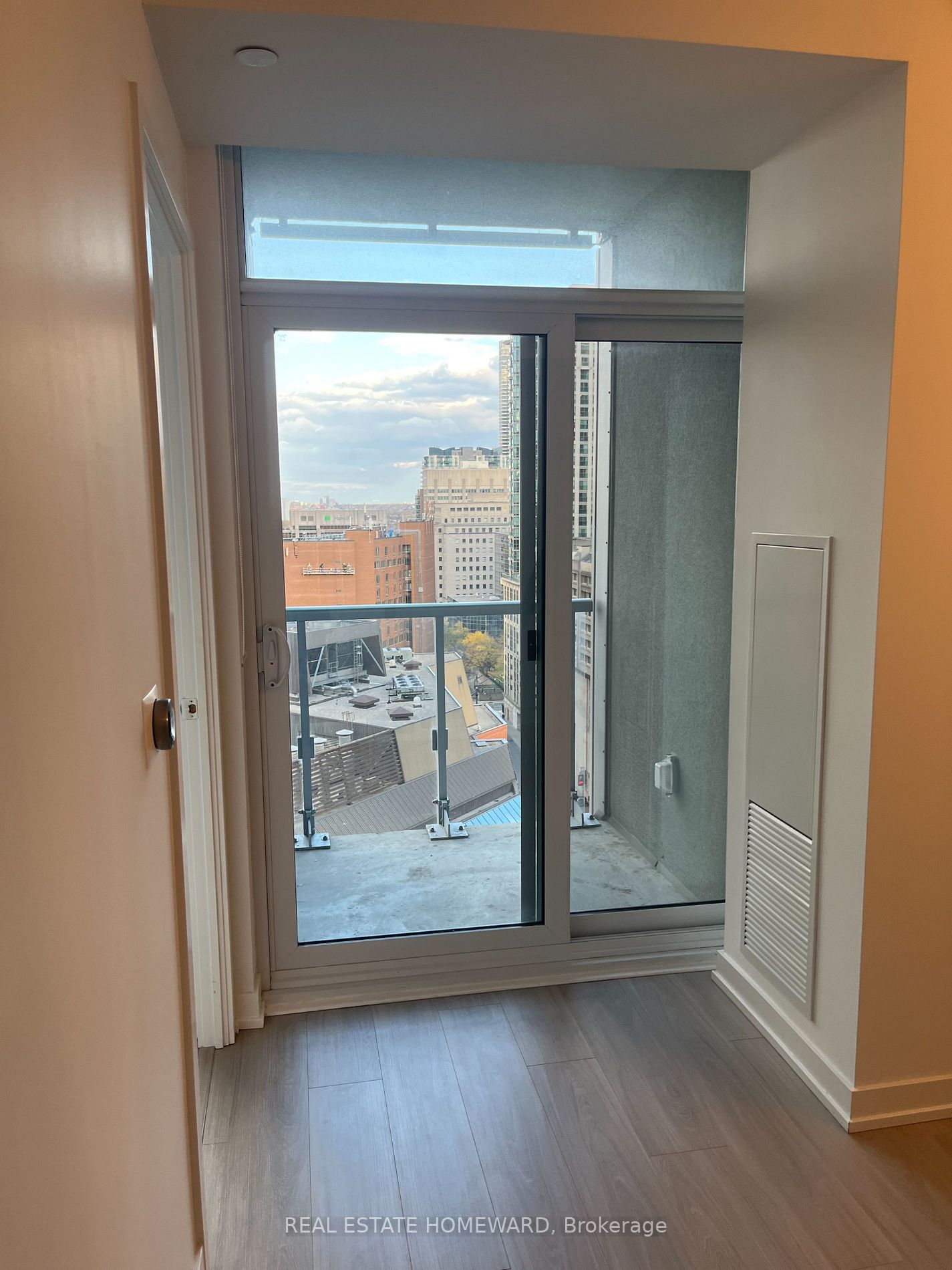 1 Yorkville Ave, #1611