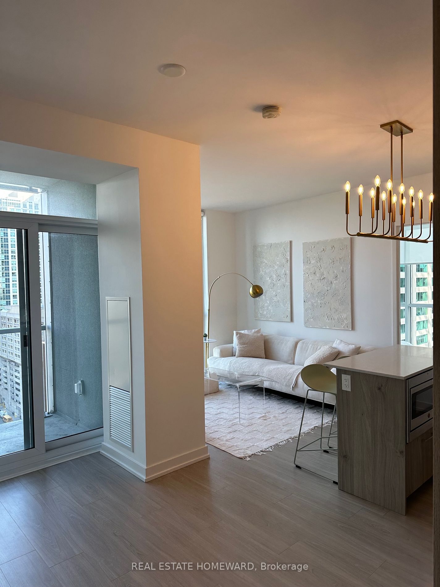 1 Yorkville Ave, #1611