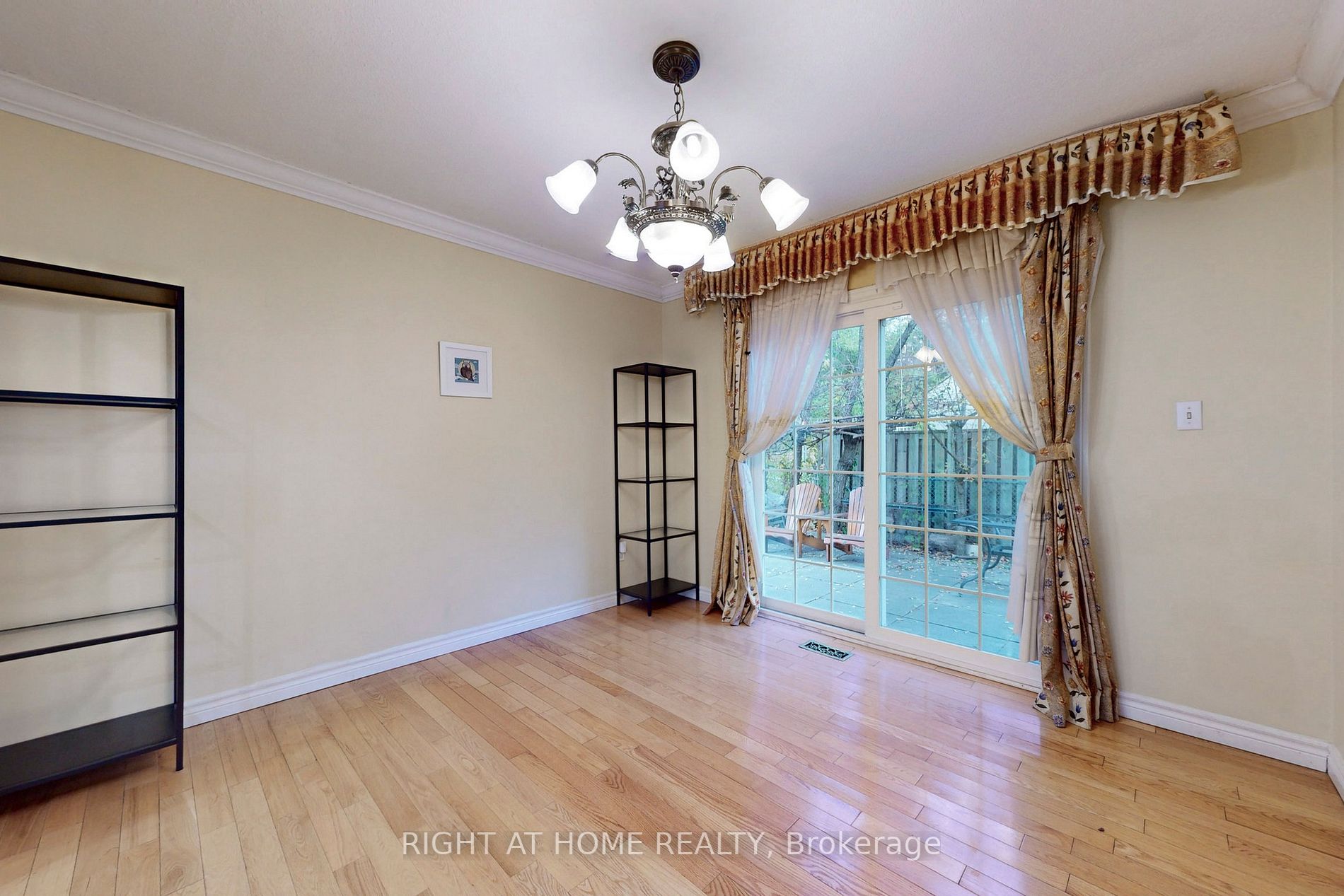 2 Farmview Cres