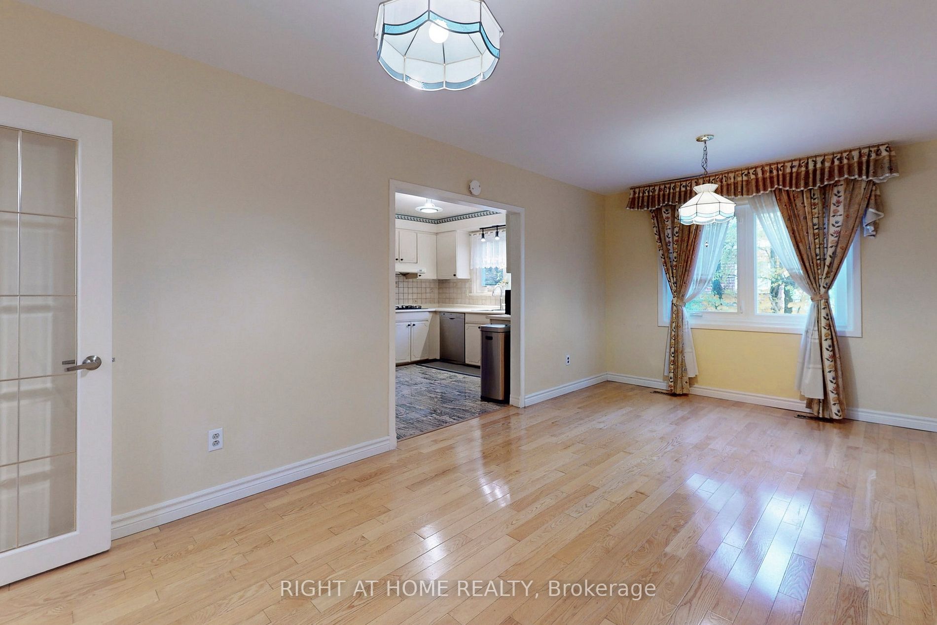 2 Farmview Cres