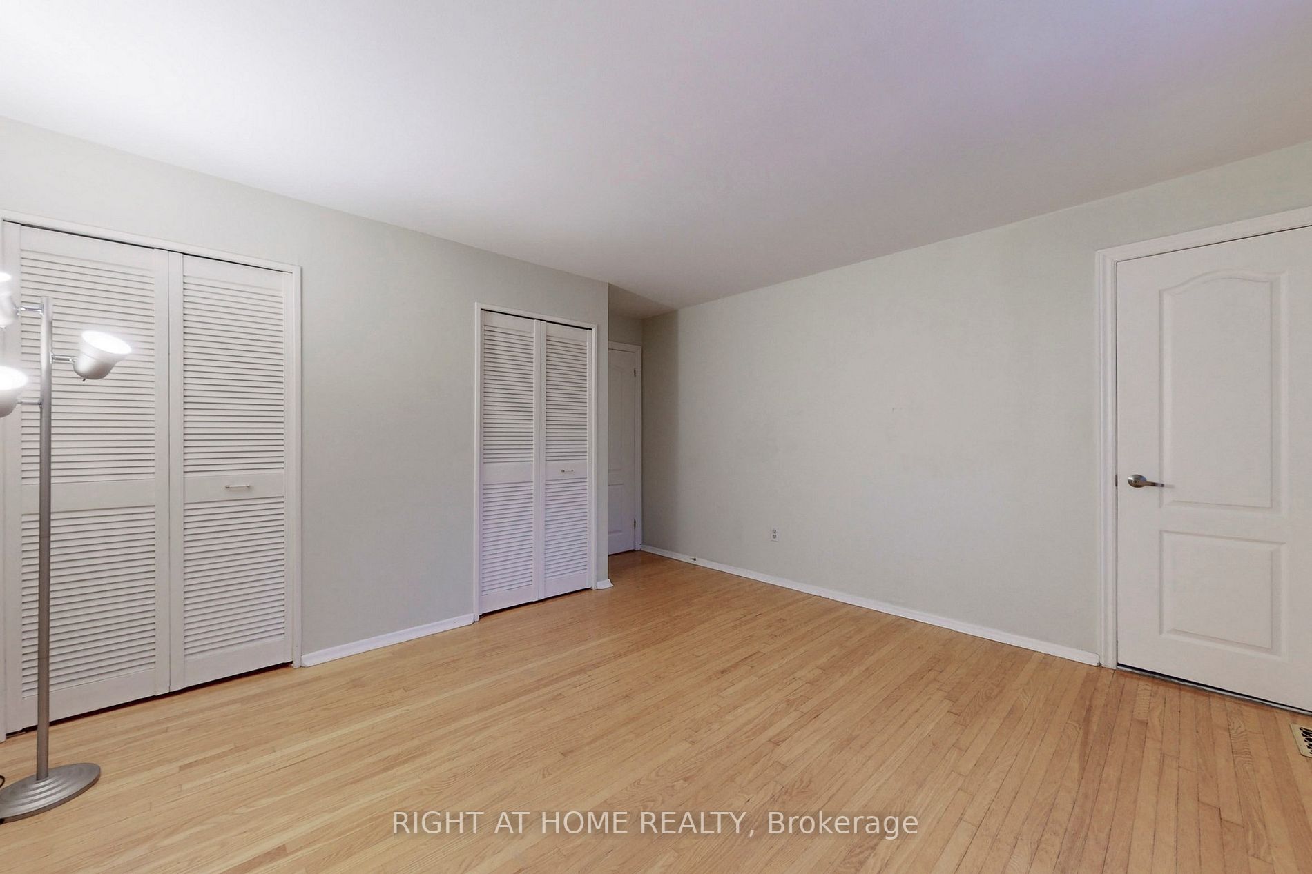2 Farmview Cres