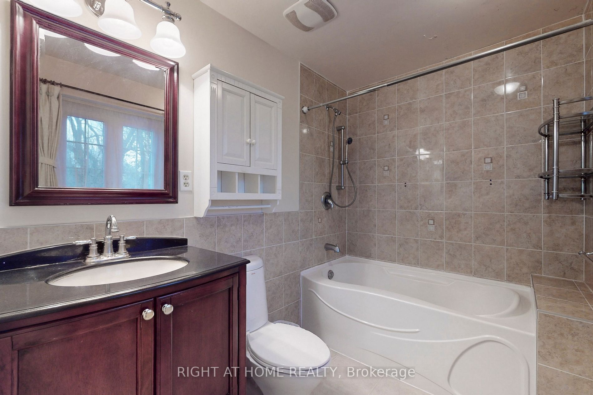 2 Farmview Cres