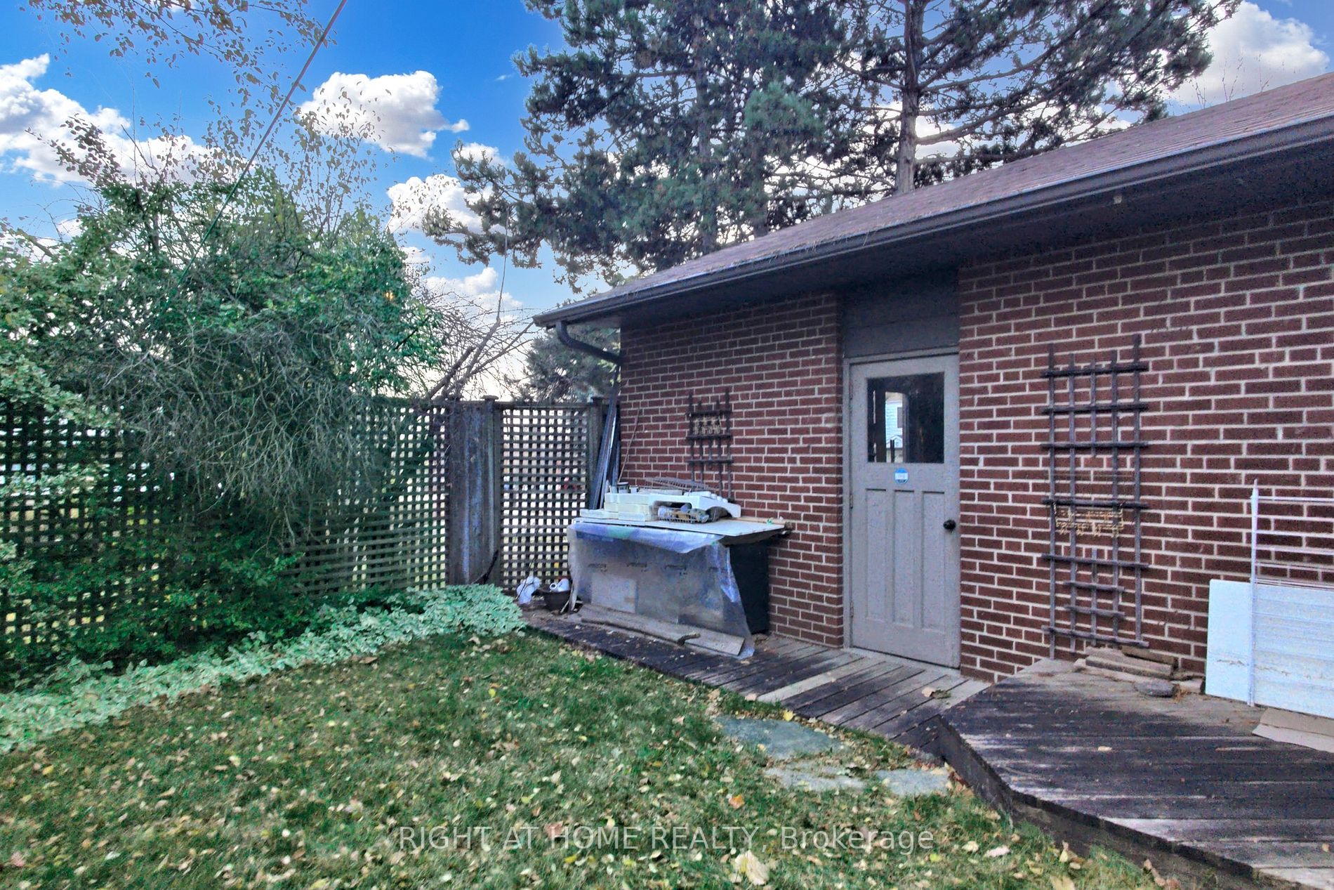 2 Farmview Cres