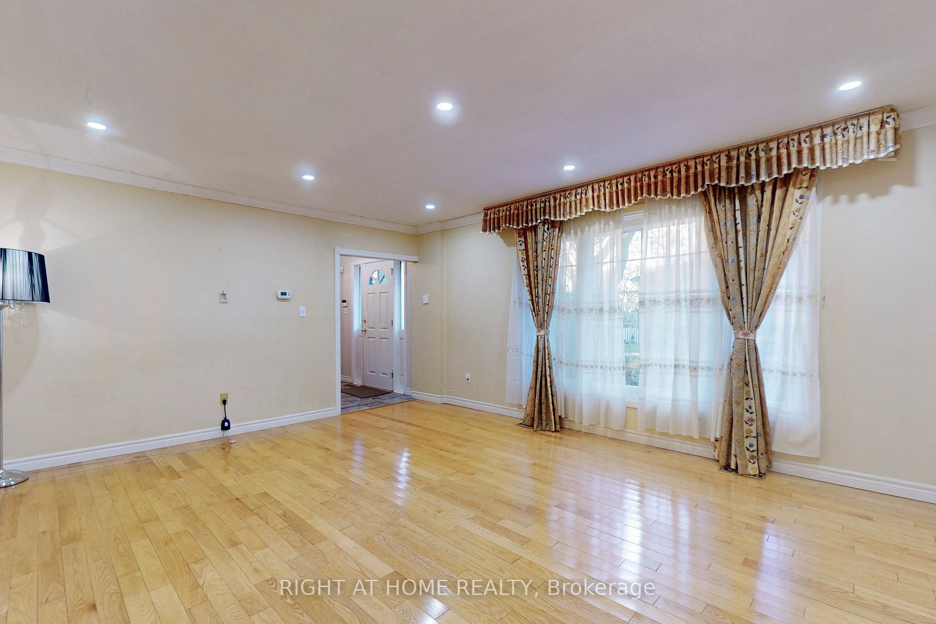 2 Farmview Cres