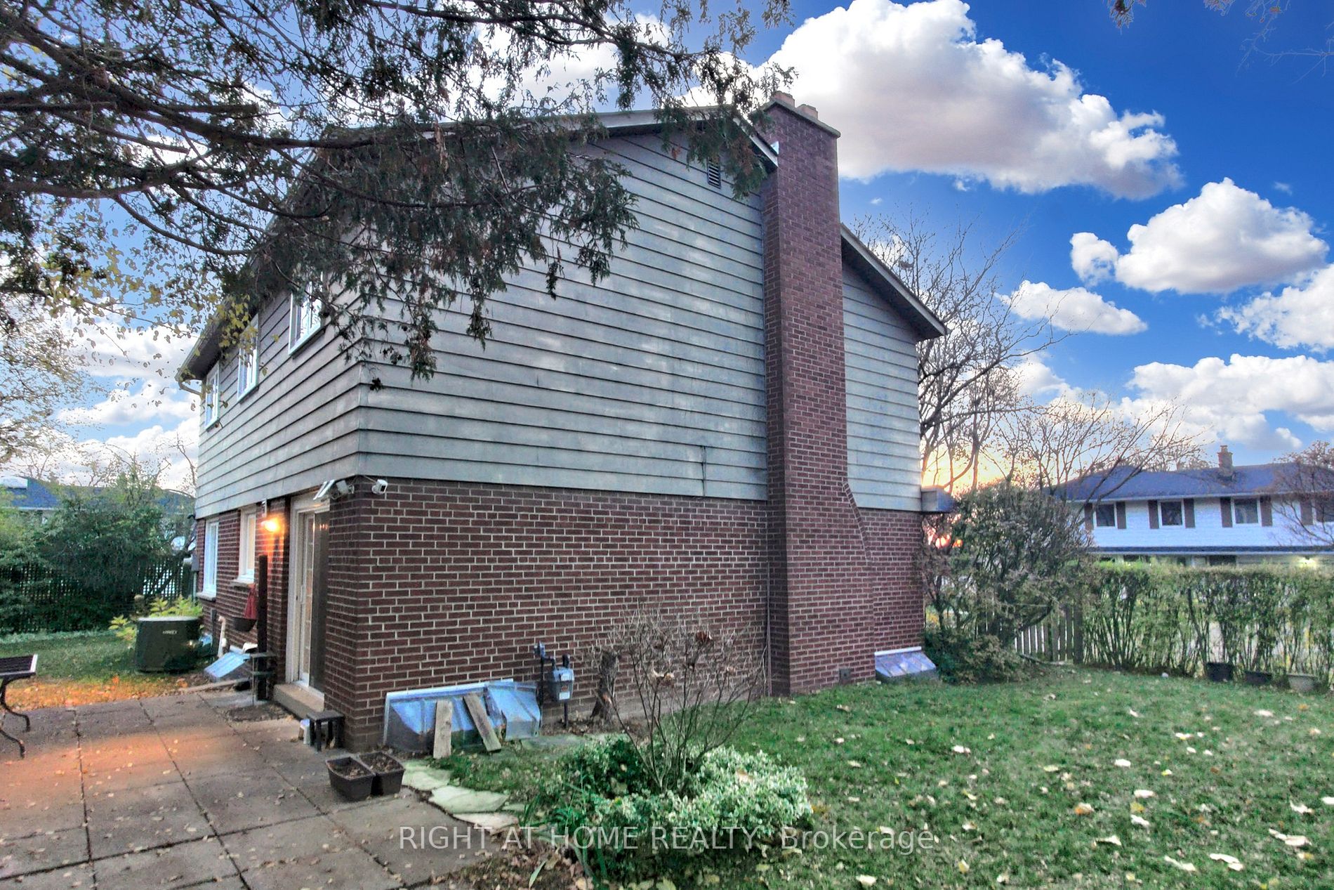 2 Farmview Cres
