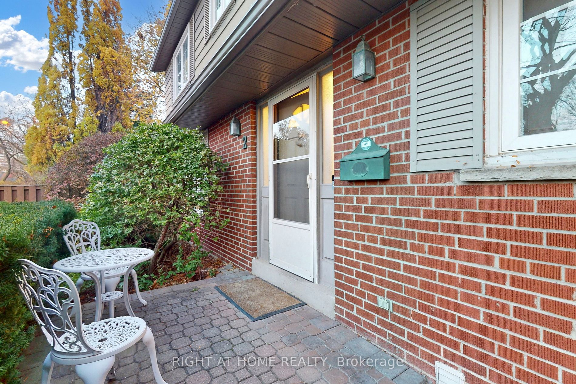 2 Farmview Cres