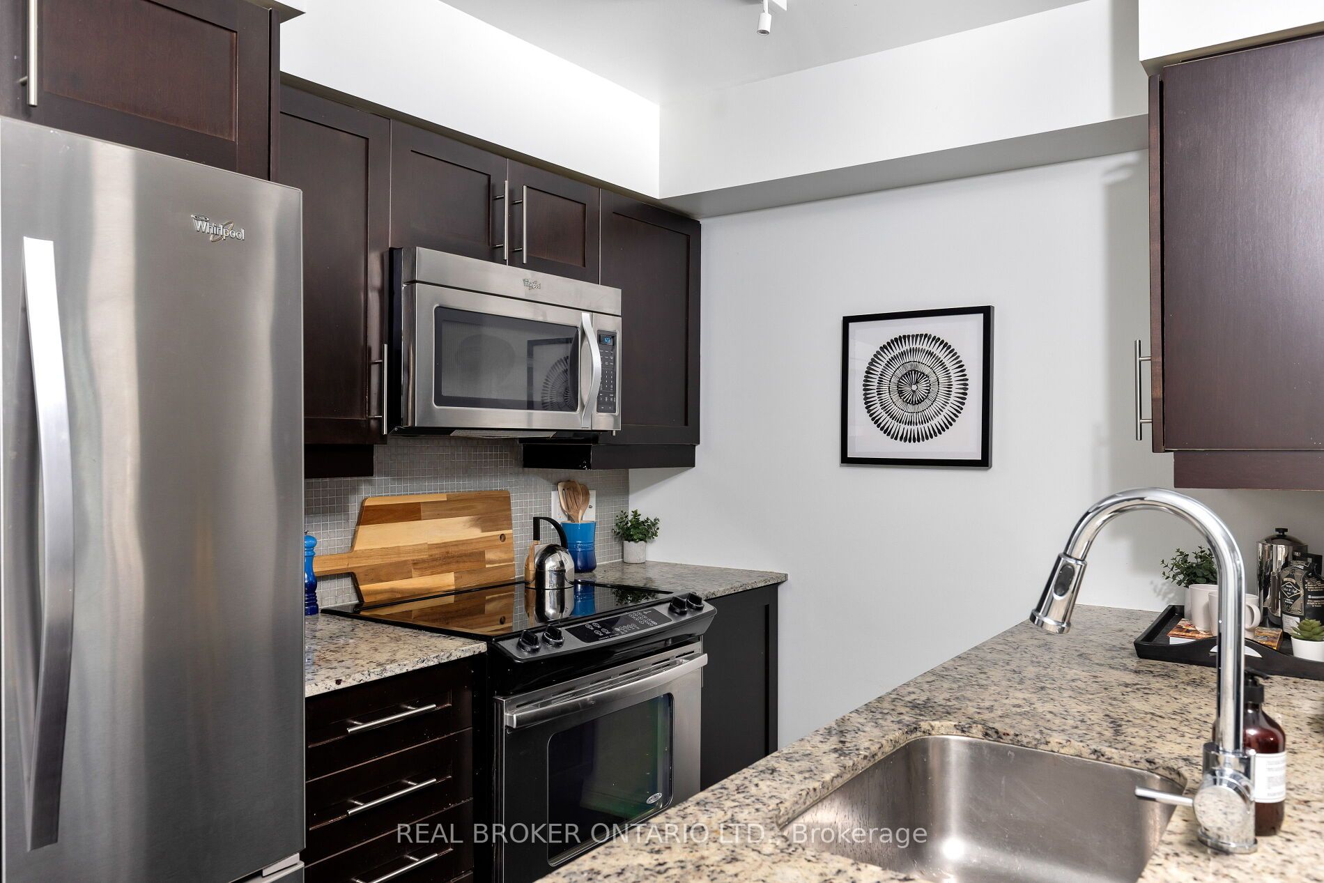 35 Bastion St, #809