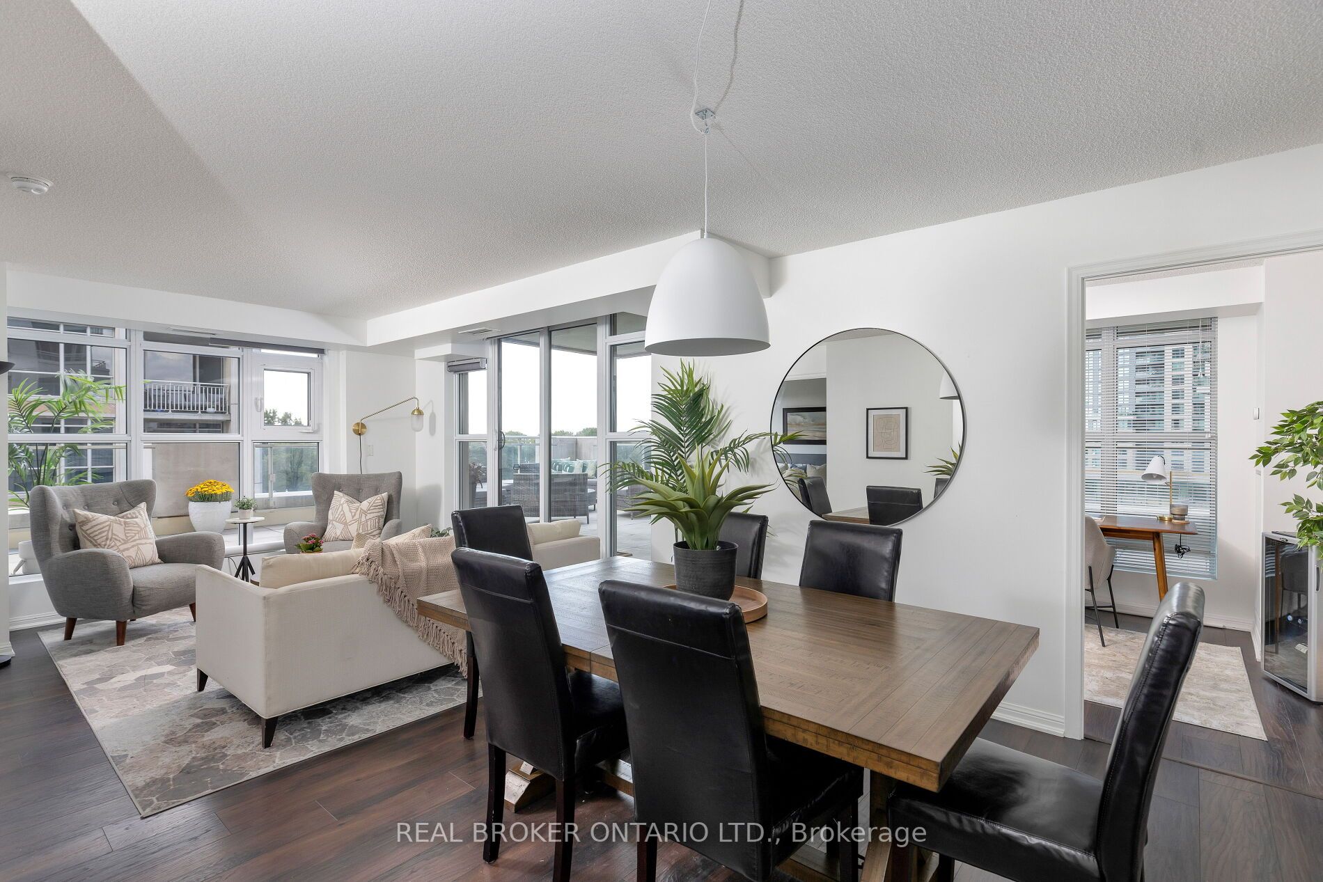 35 Bastion St, #809