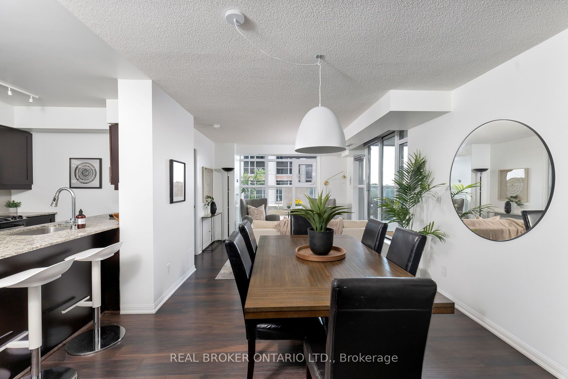 35 Bastion St, #809