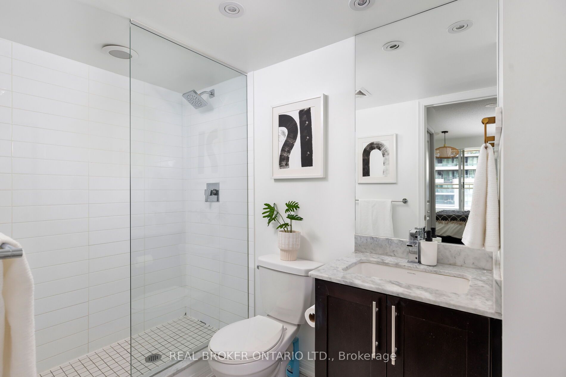 35 Bastion St, #809