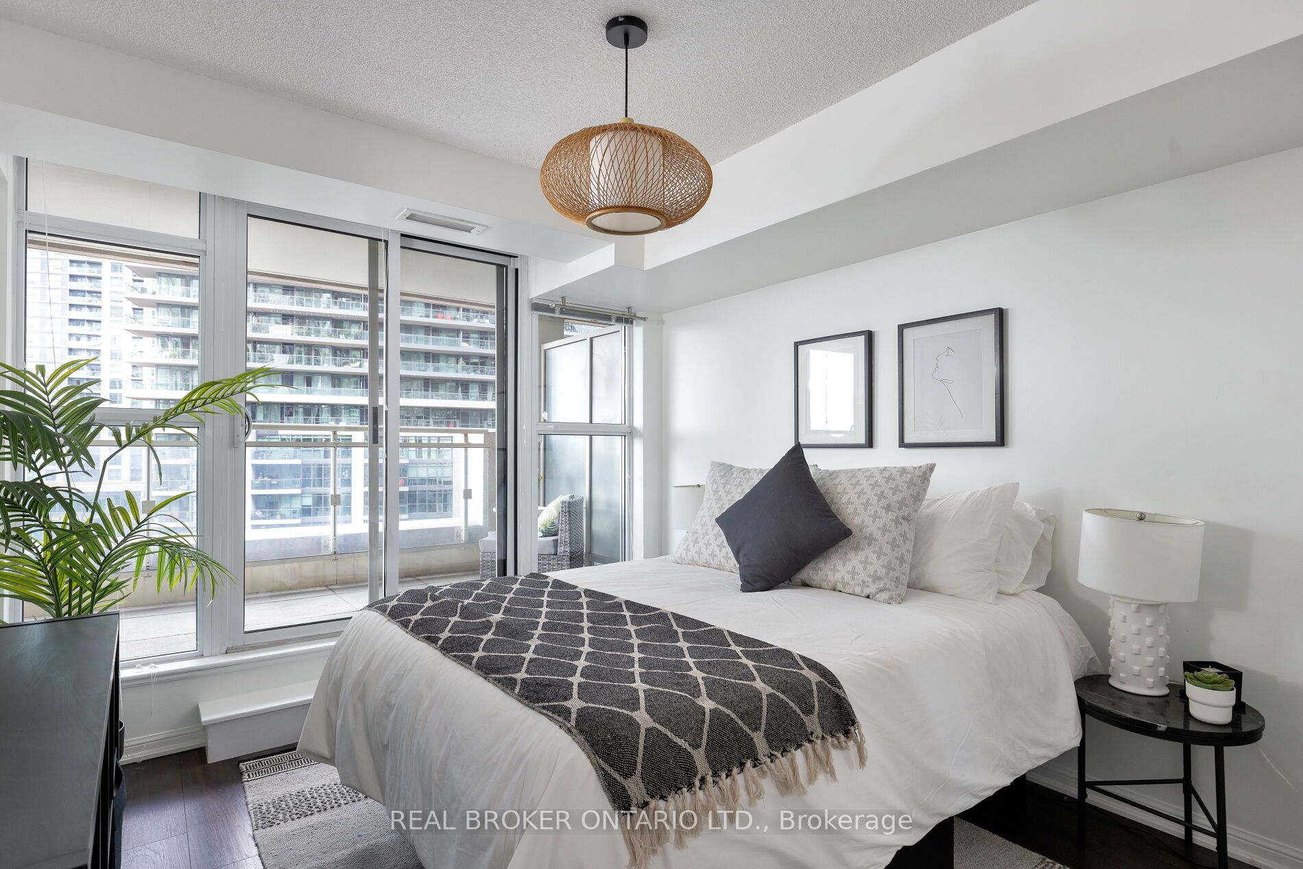 35 Bastion St, #809