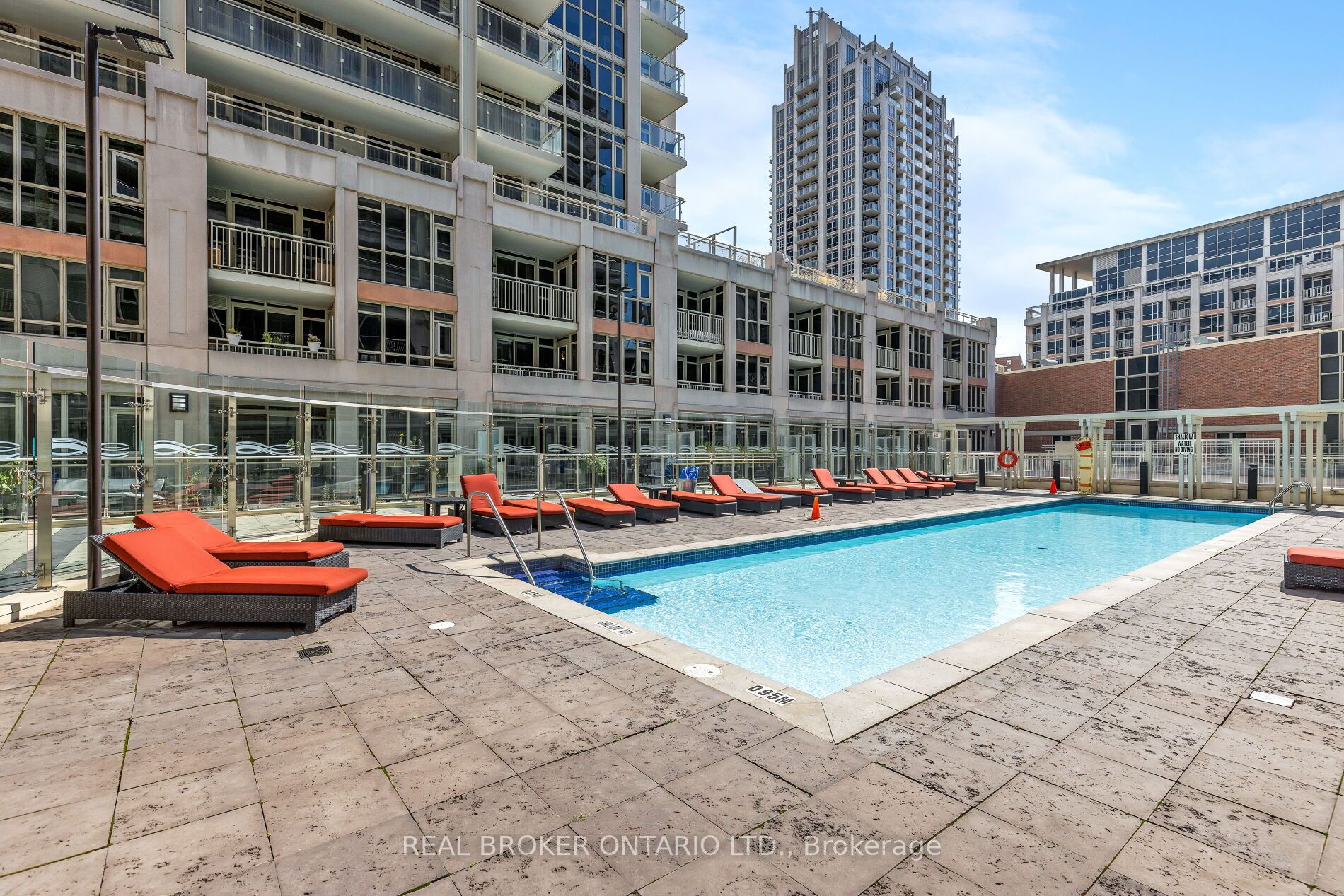 35 Bastion St, #809