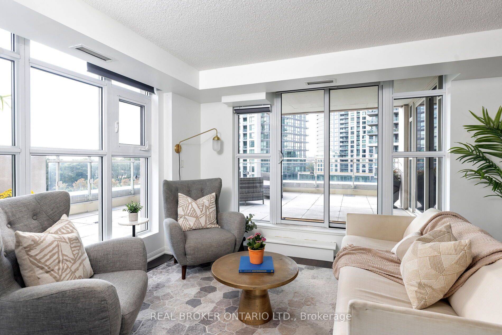 35 Bastion St, #809