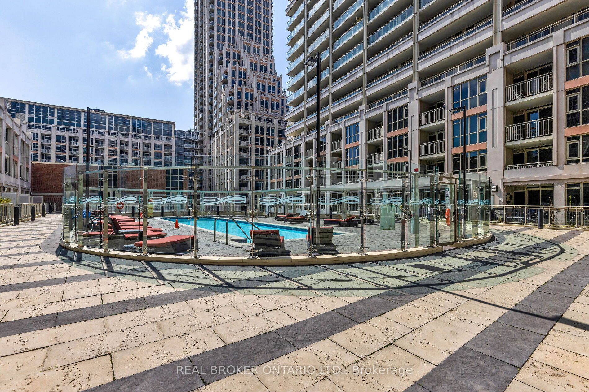35 Bastion St, #809