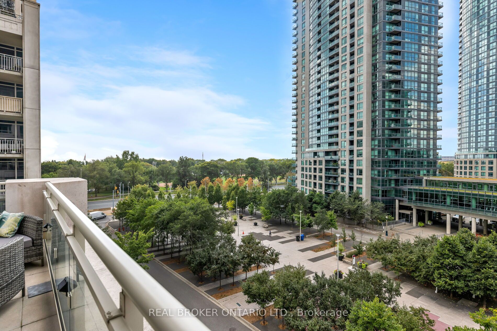 35 Bastion St, #809