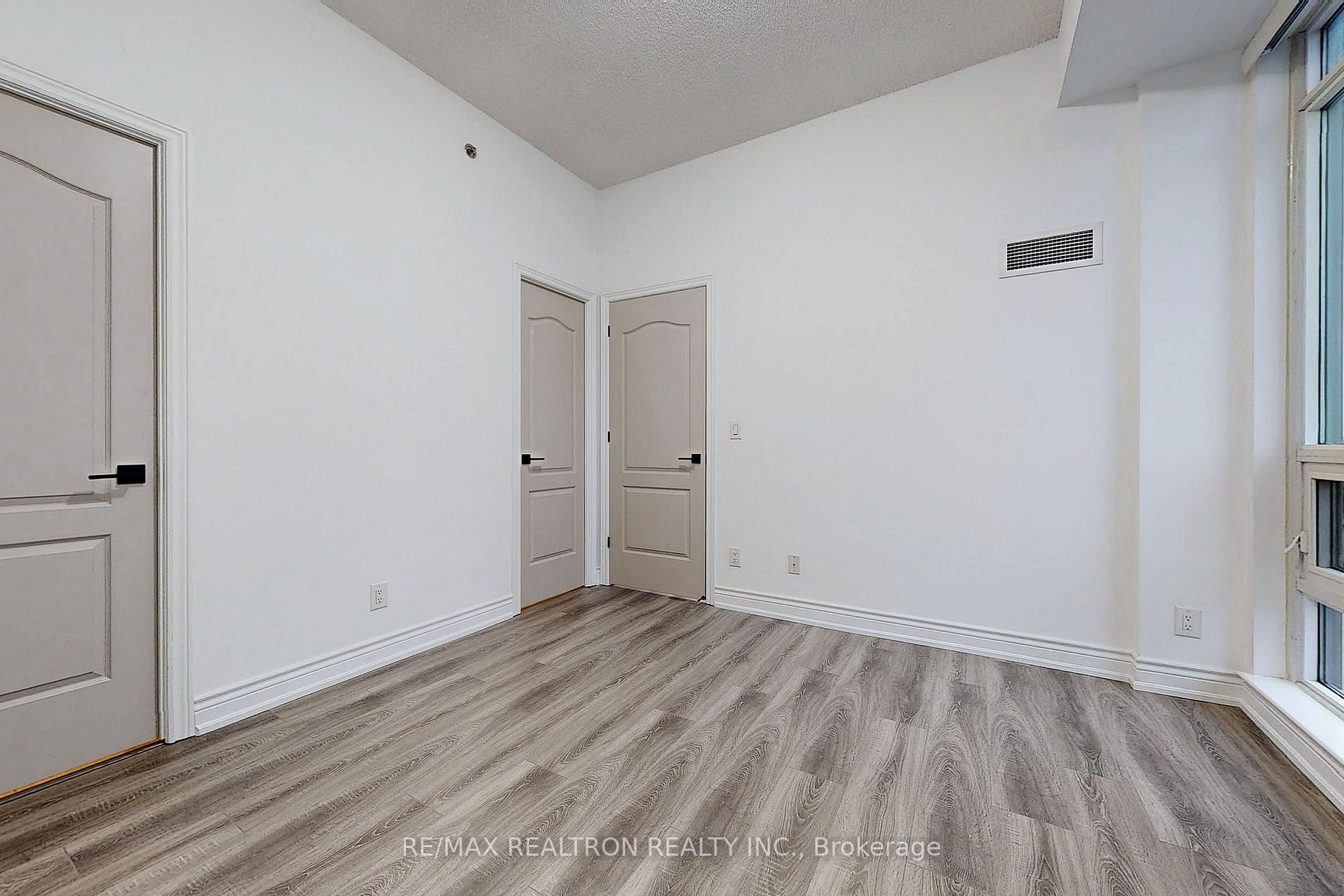 2756 Old Leslie St, #1020