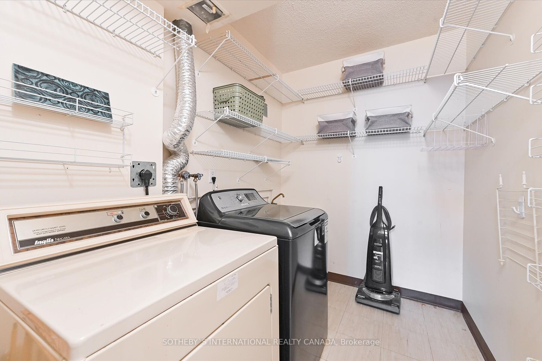 40 Rosehill Ave, #502