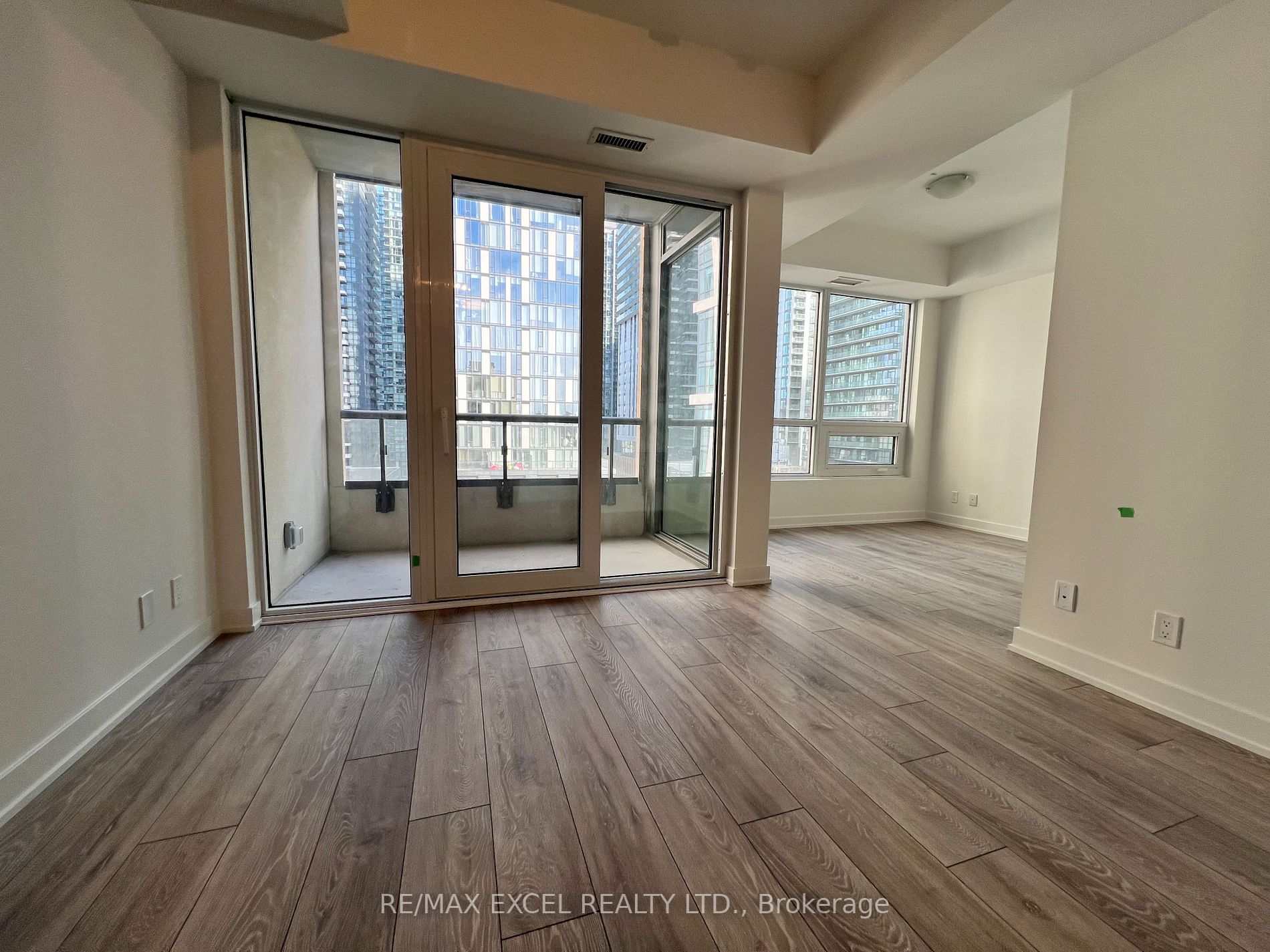 108 Peter St, #1613