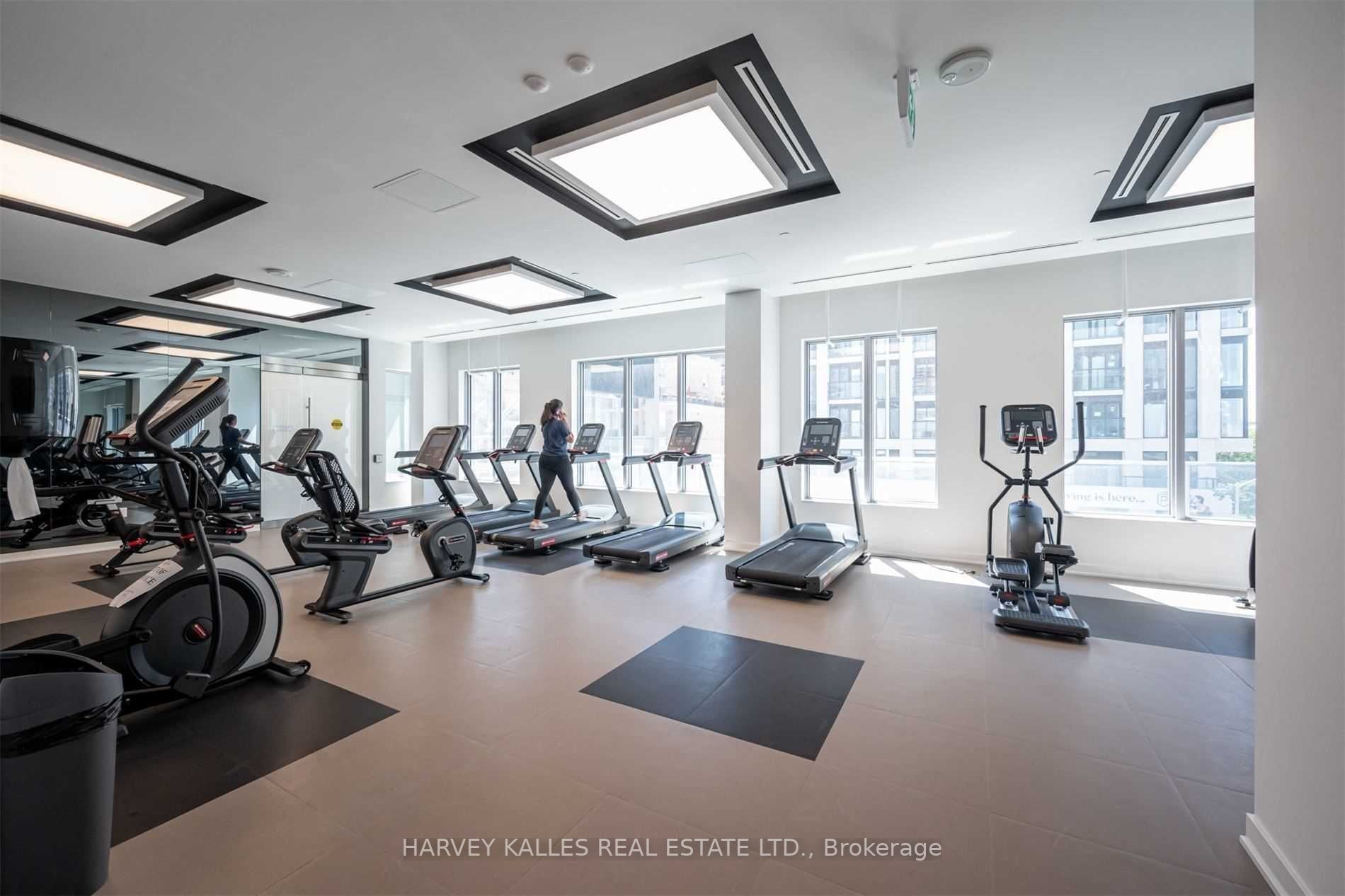 99 Broadway Ave, #1509