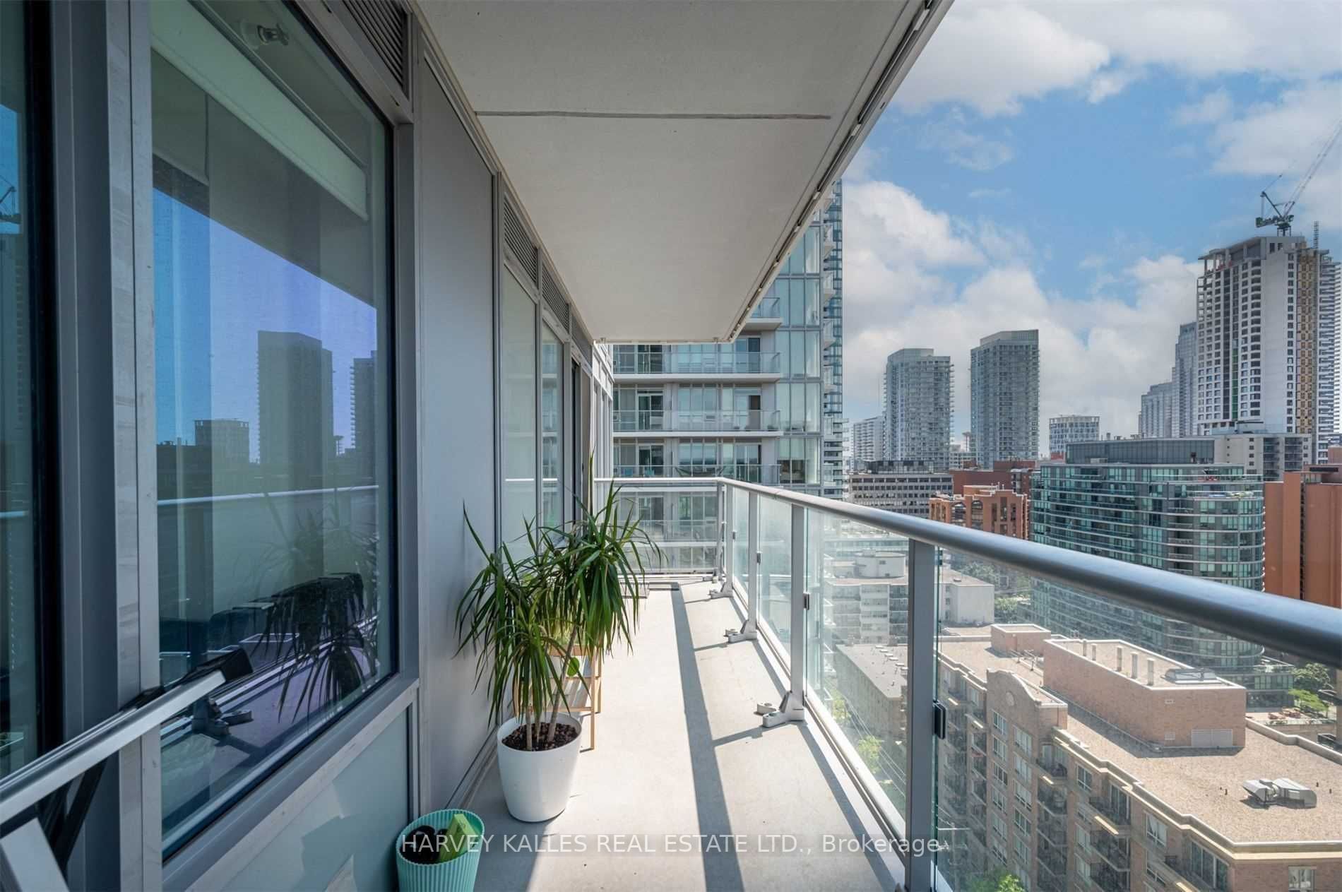 99 Broadway Ave, #1509