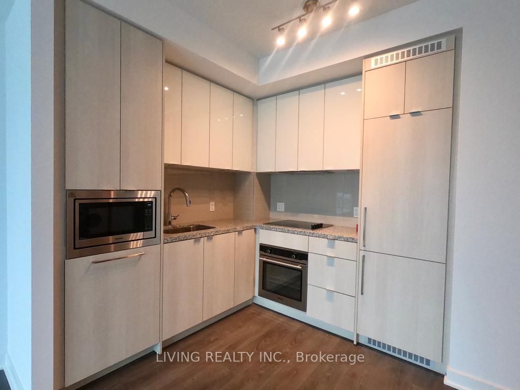 125 Blue Jays Way, #4609