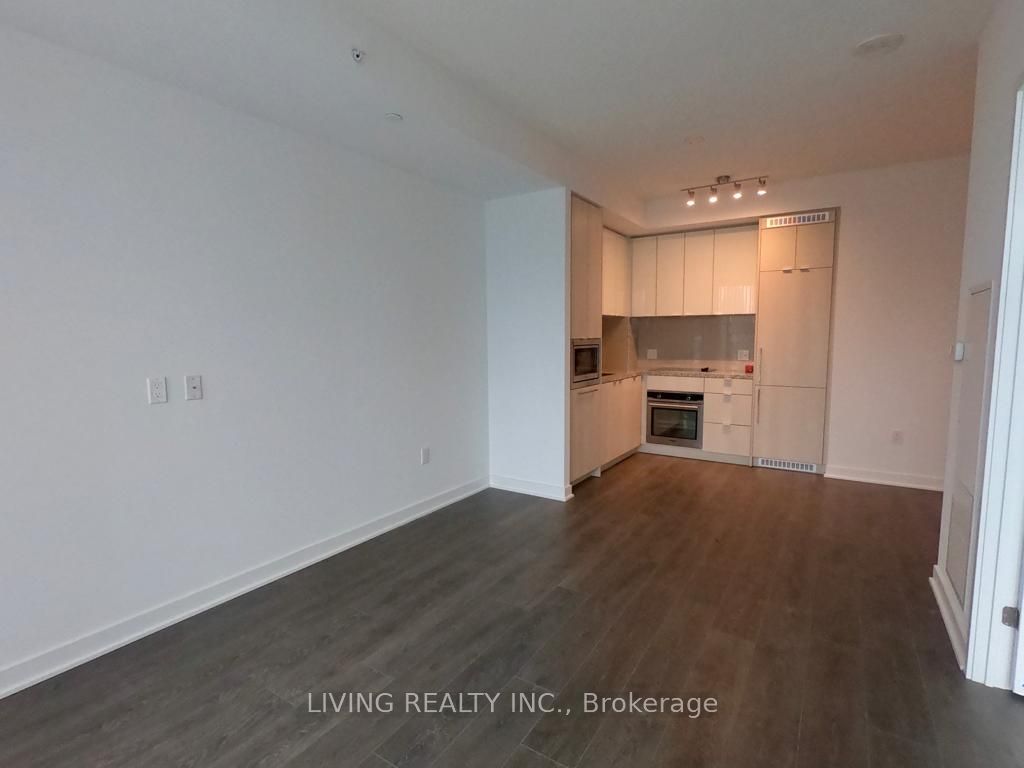 125 Blue Jays Way, #4609