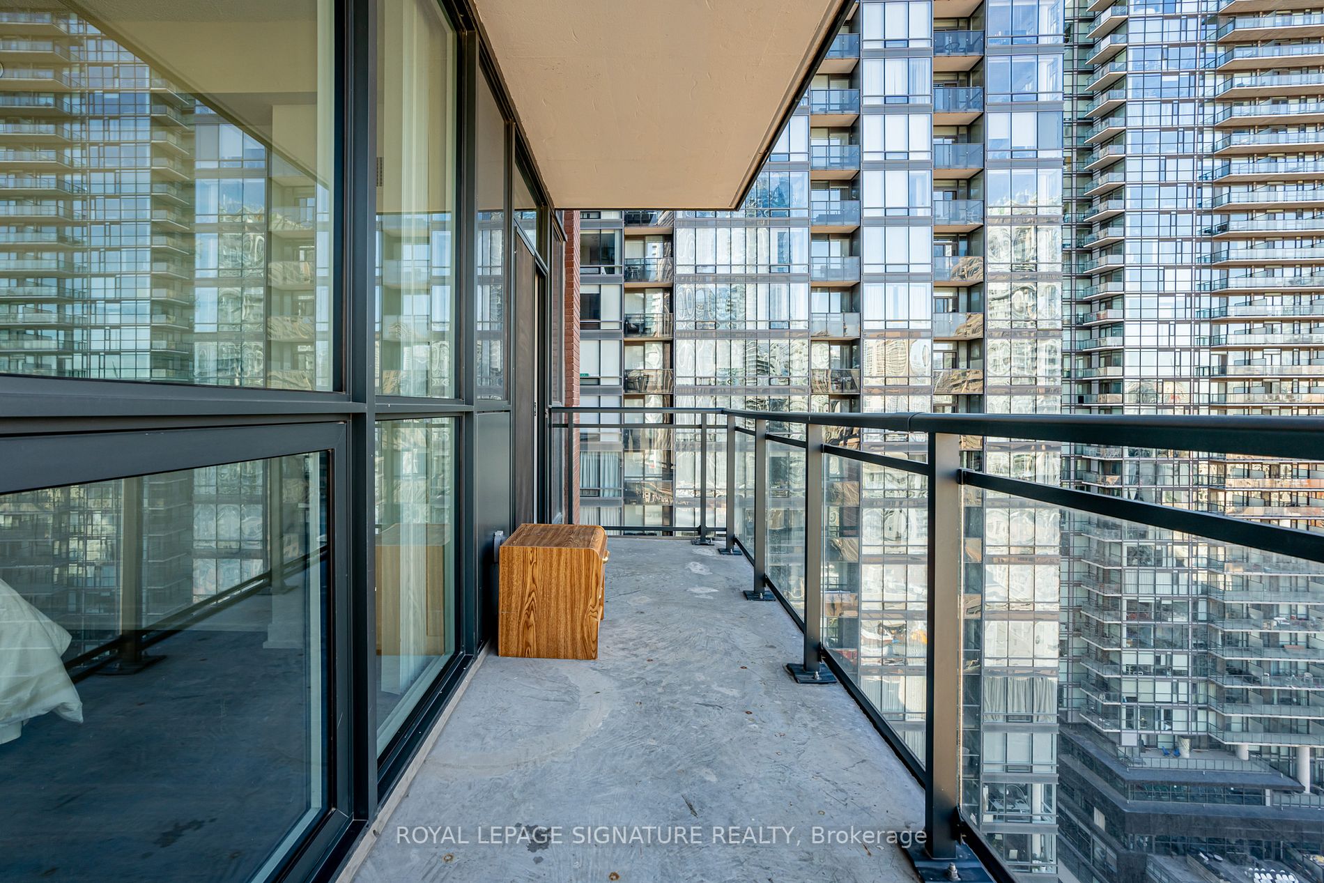 99 John St, #2207