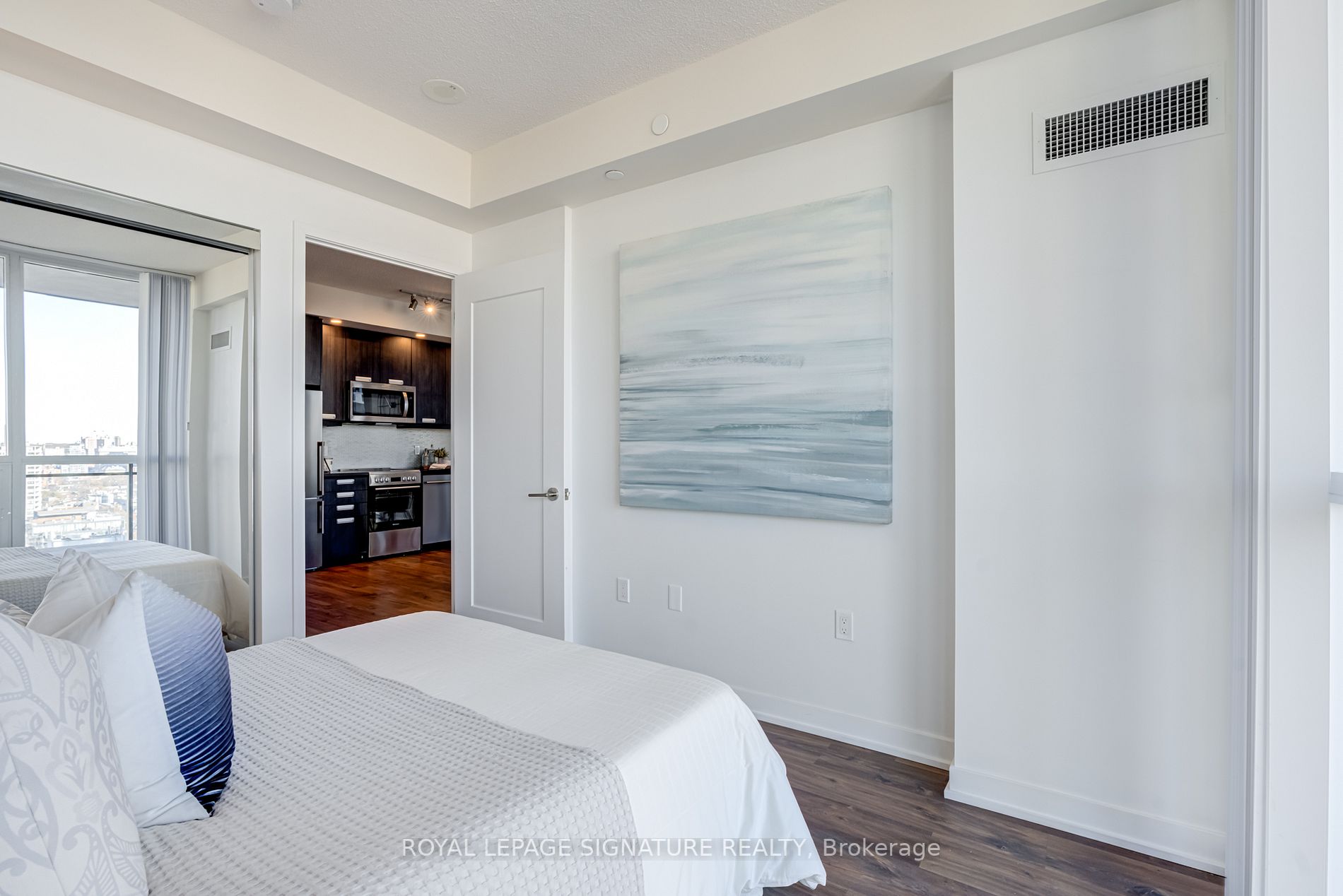99 John St, #2207