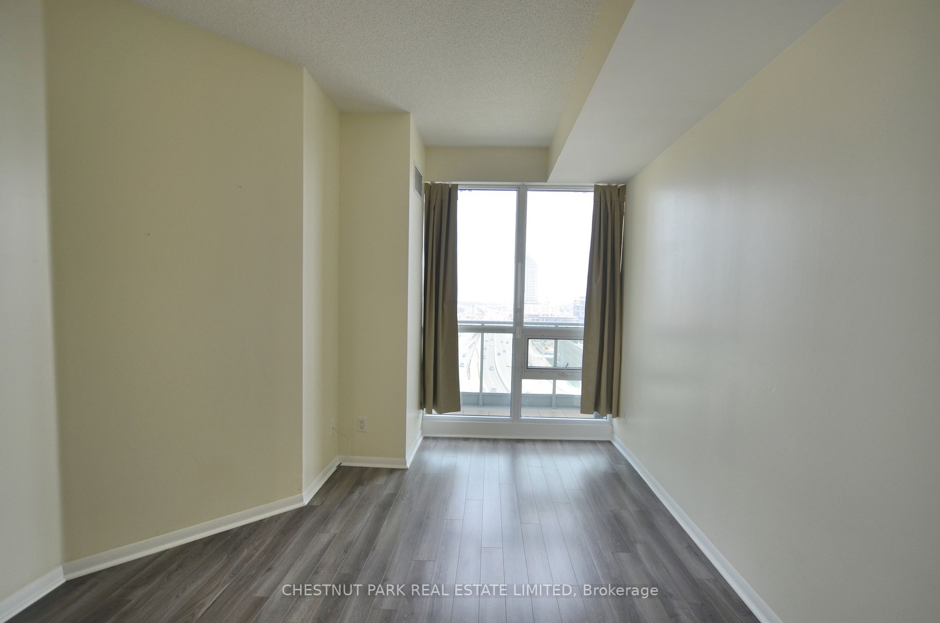 18 Yonge St, #1608