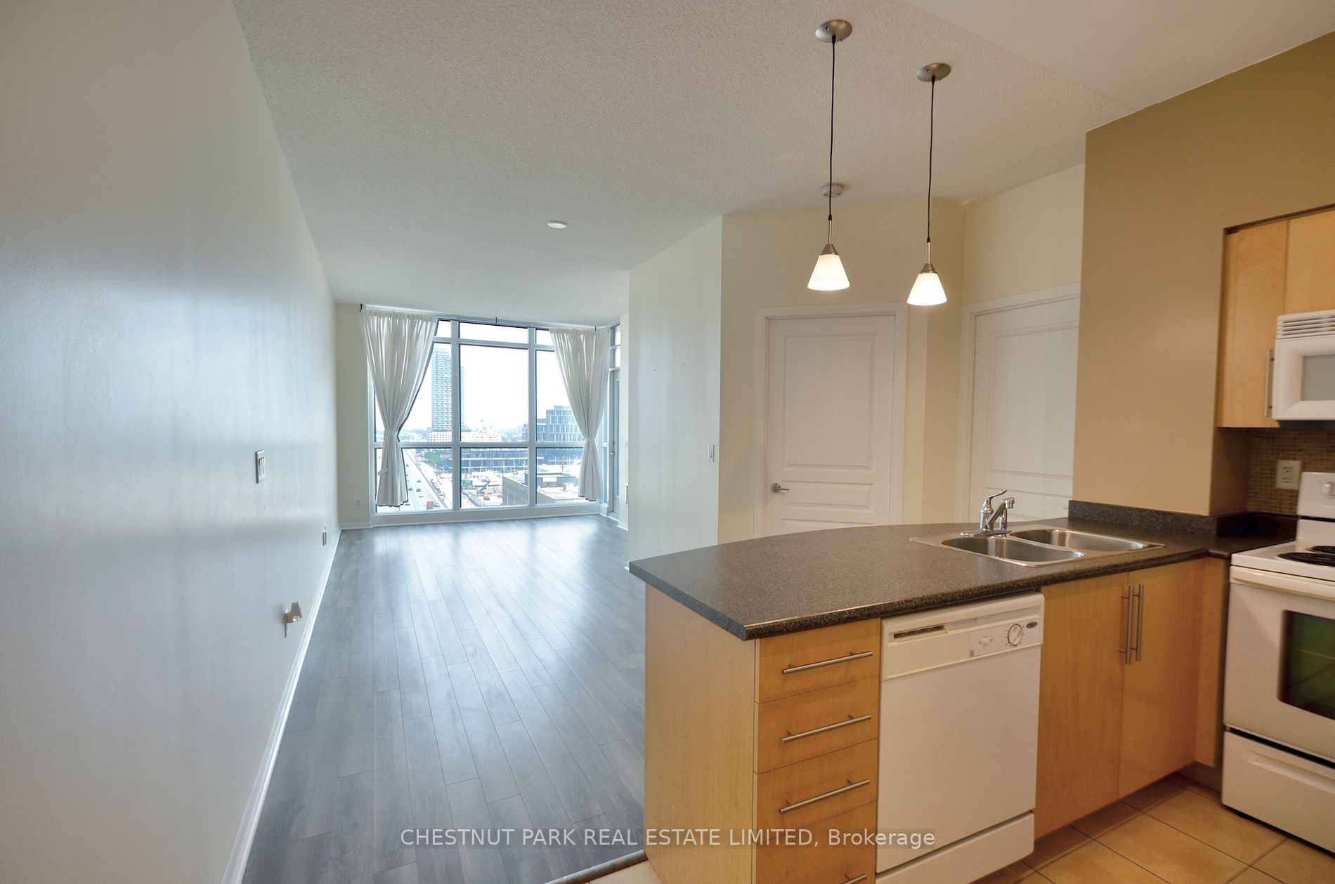 18 Yonge St, #1608