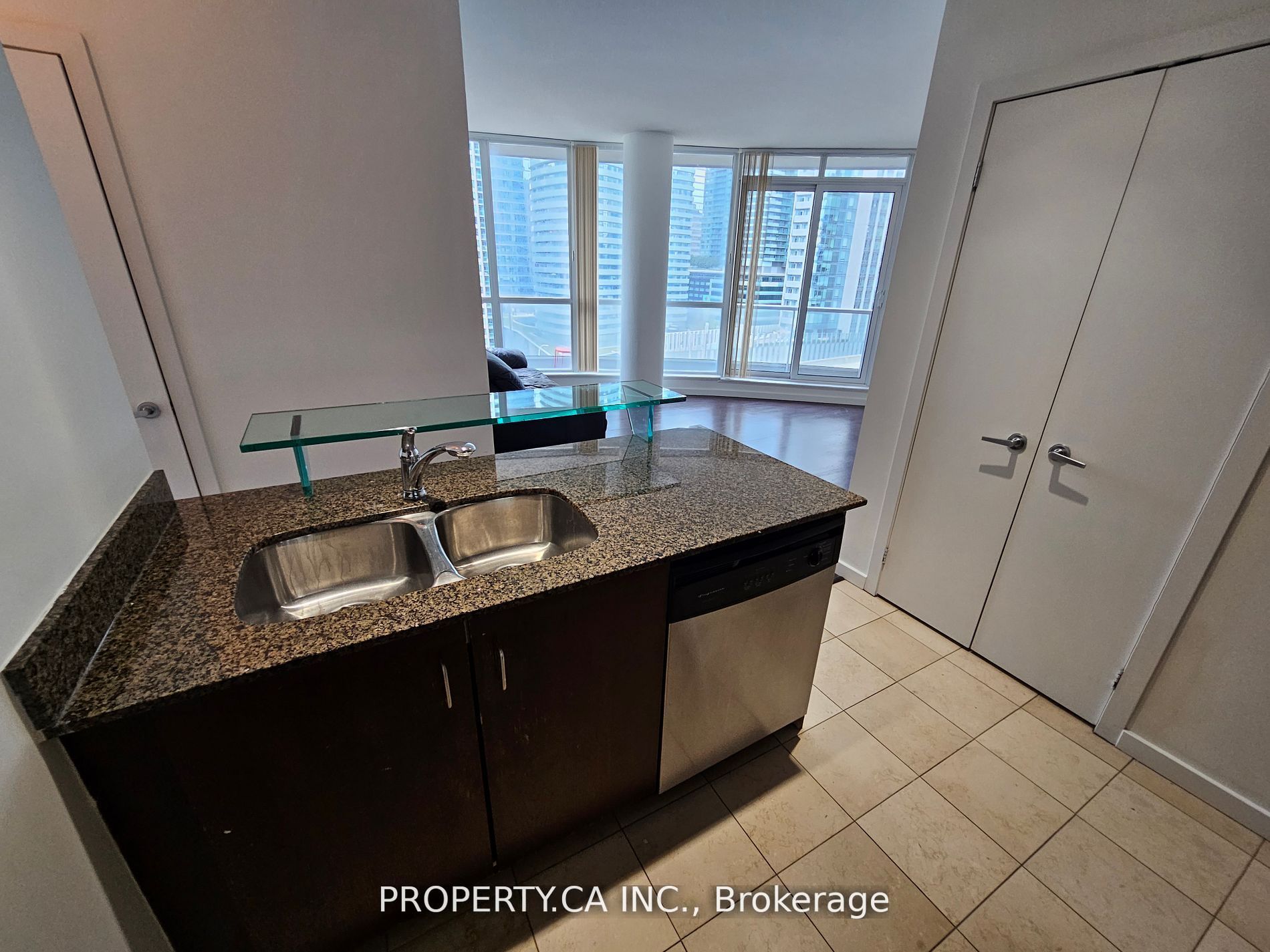 218 Queens Quay, #1201