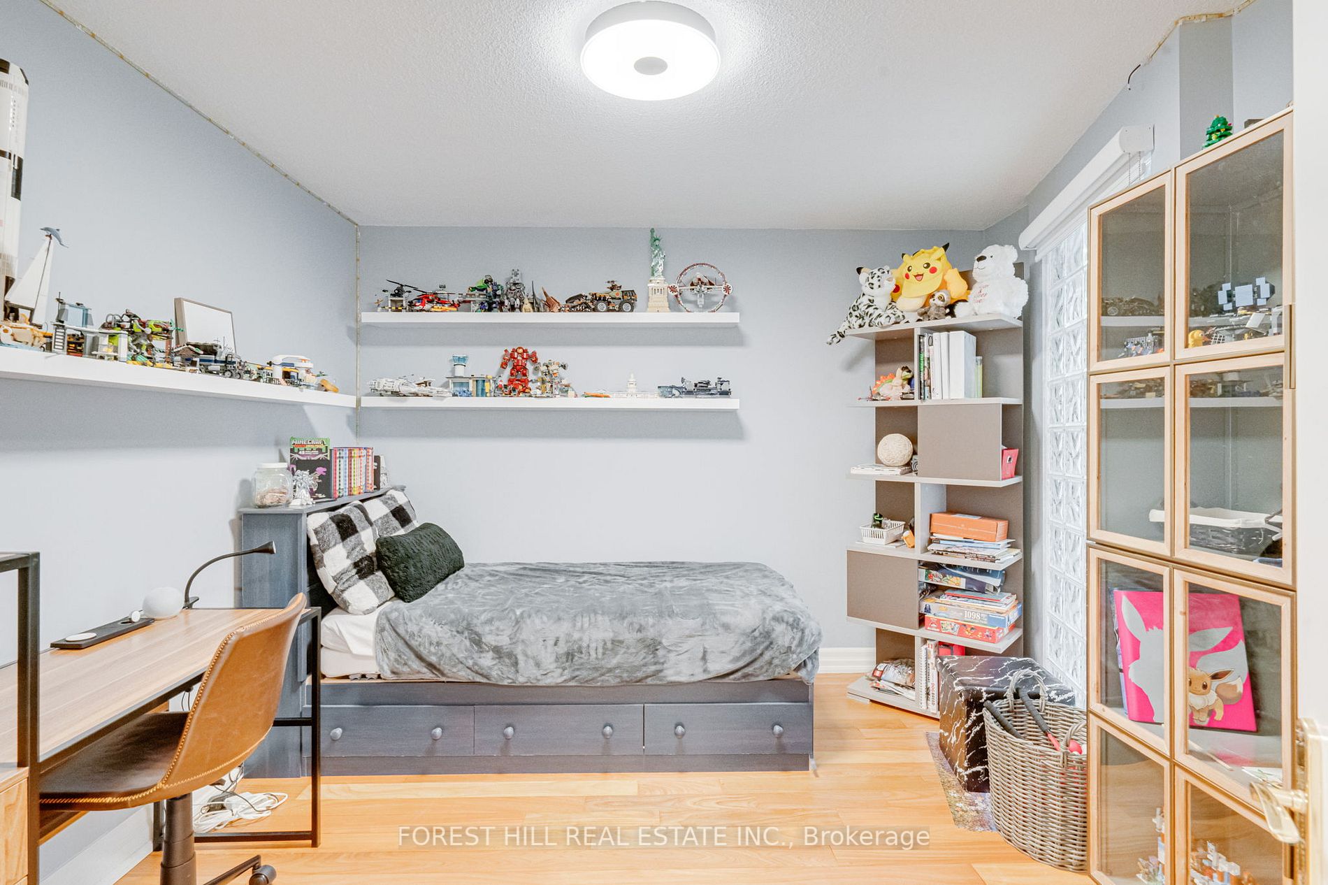 2727 Yonge St, #416