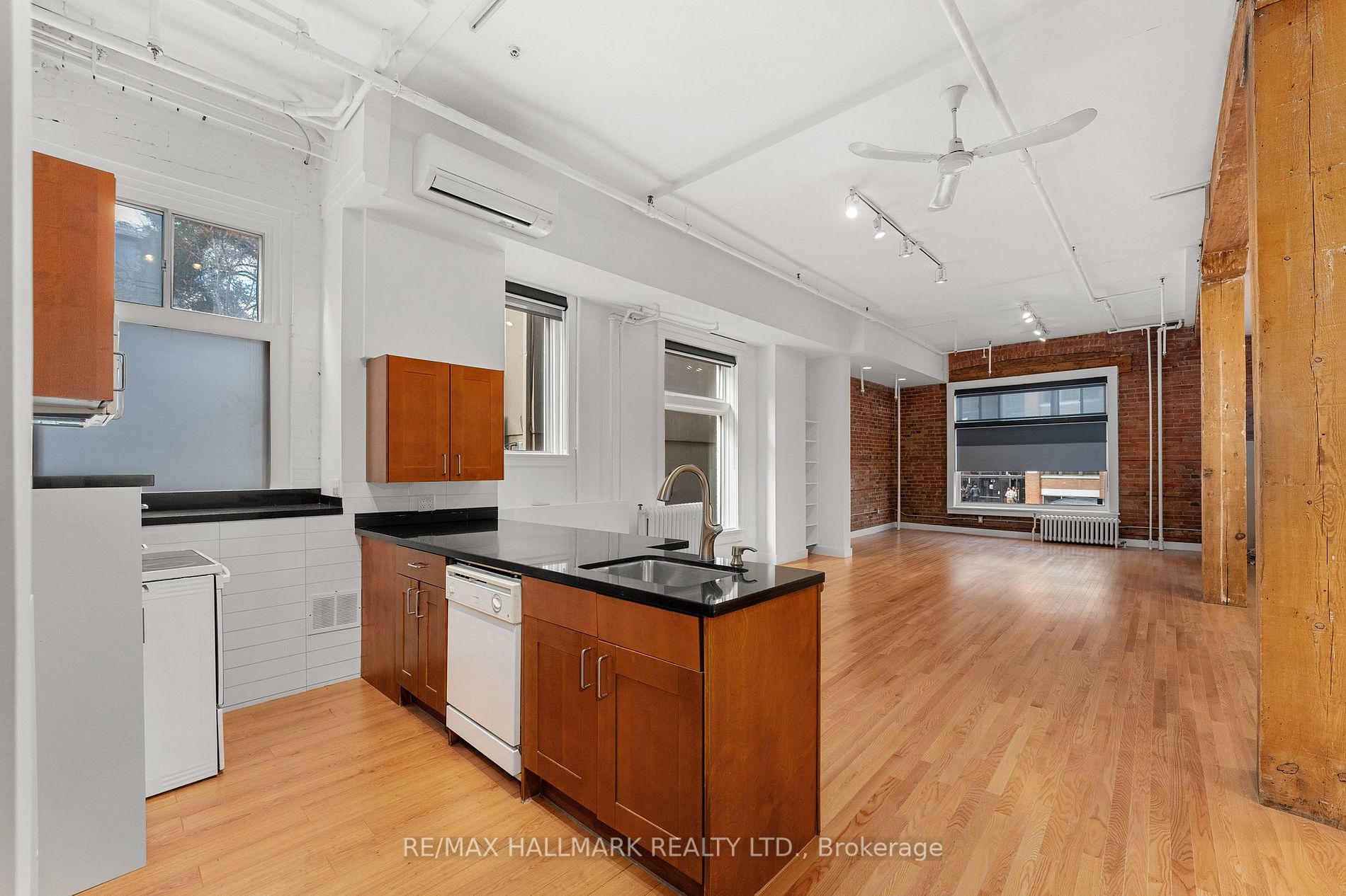 535 Queen St E, #5