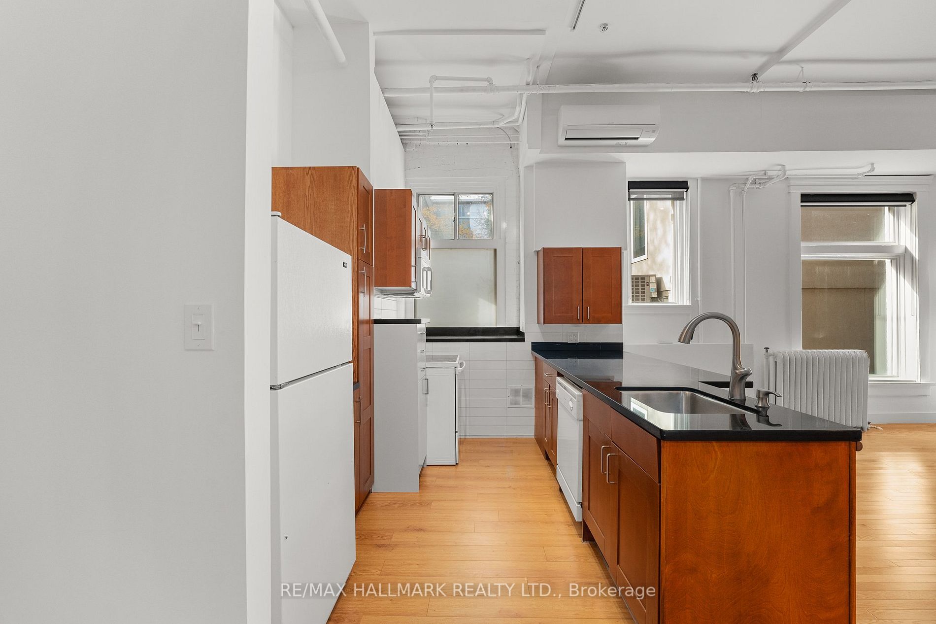535 Queen St E, #5