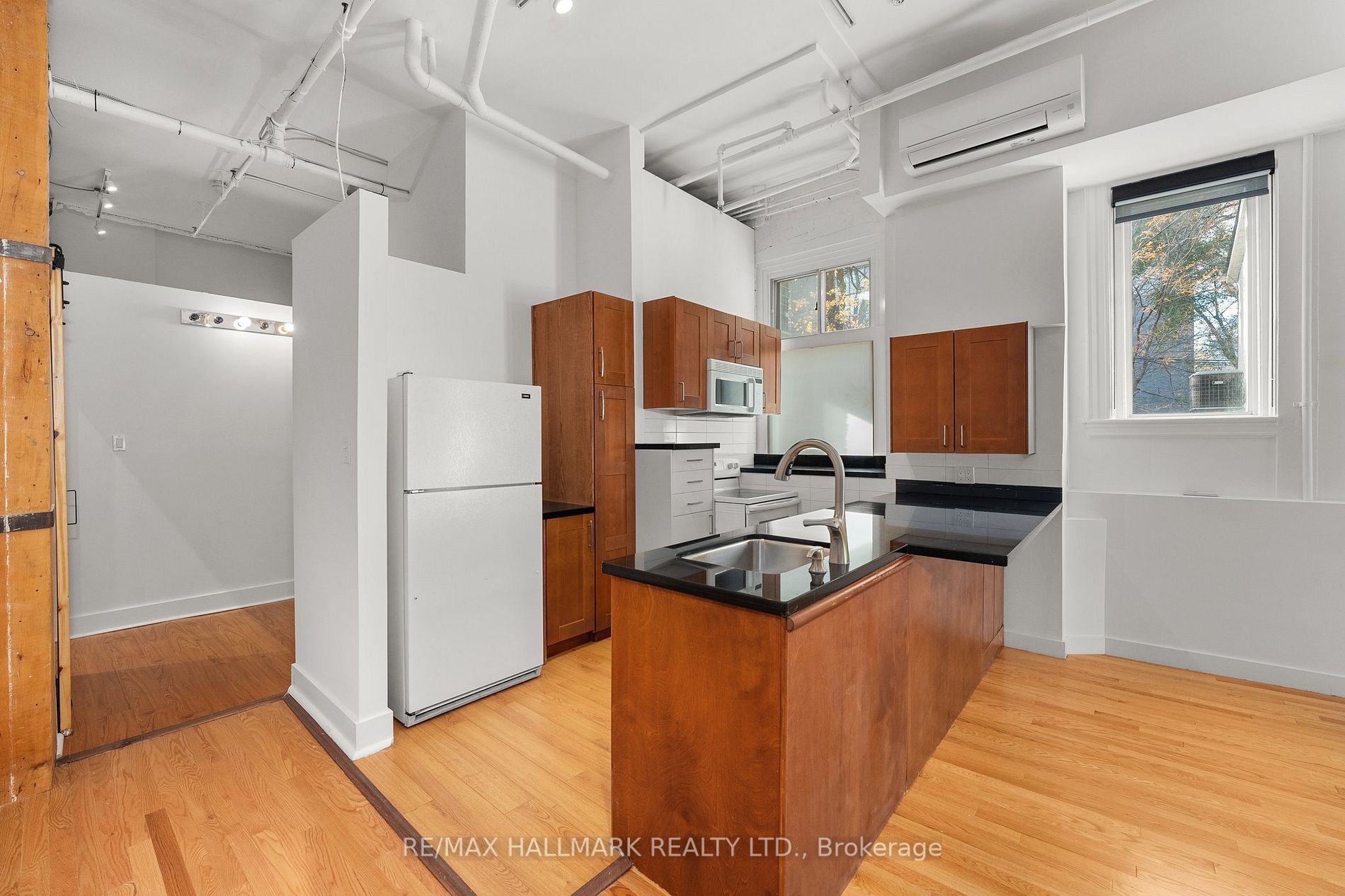 535 Queen St E, #5