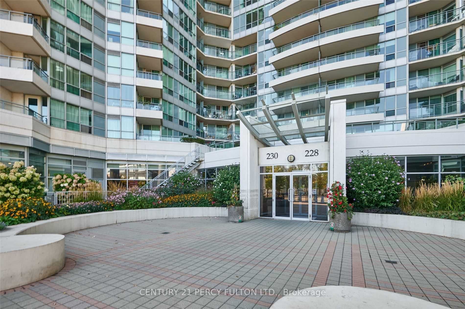 230 Queens Quay W, #1016