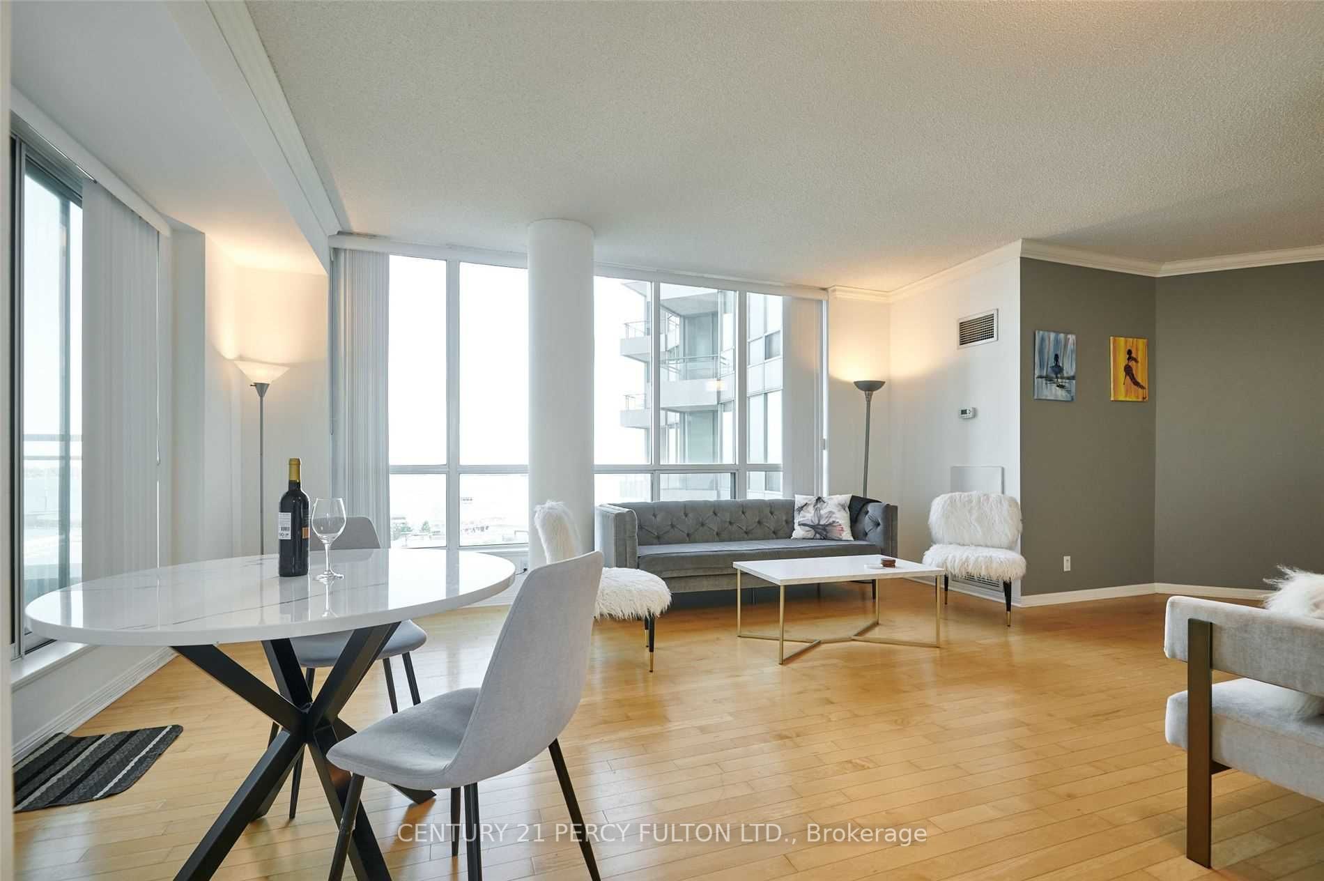 230 Queens Quay W, #1016