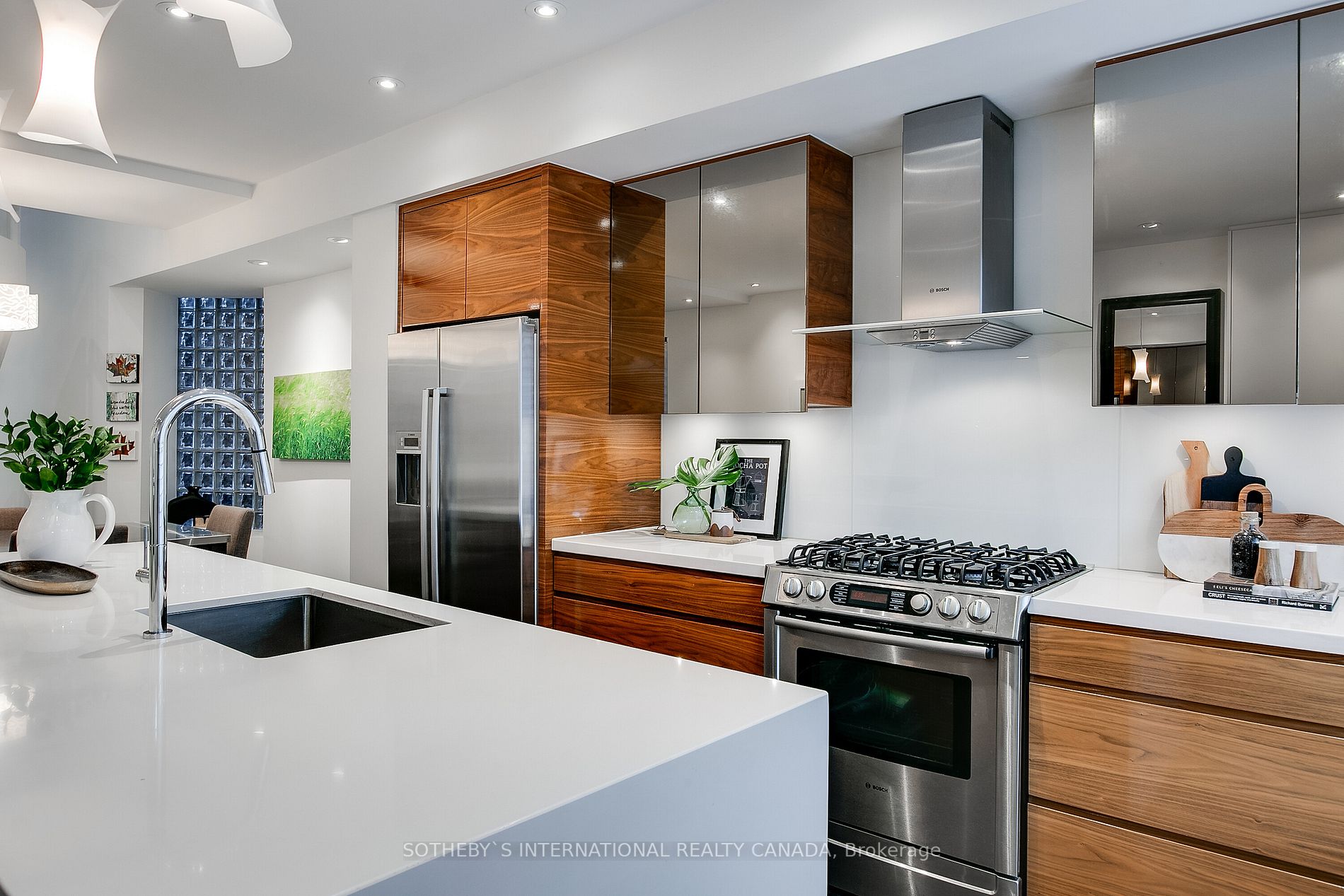 125 Seaton St