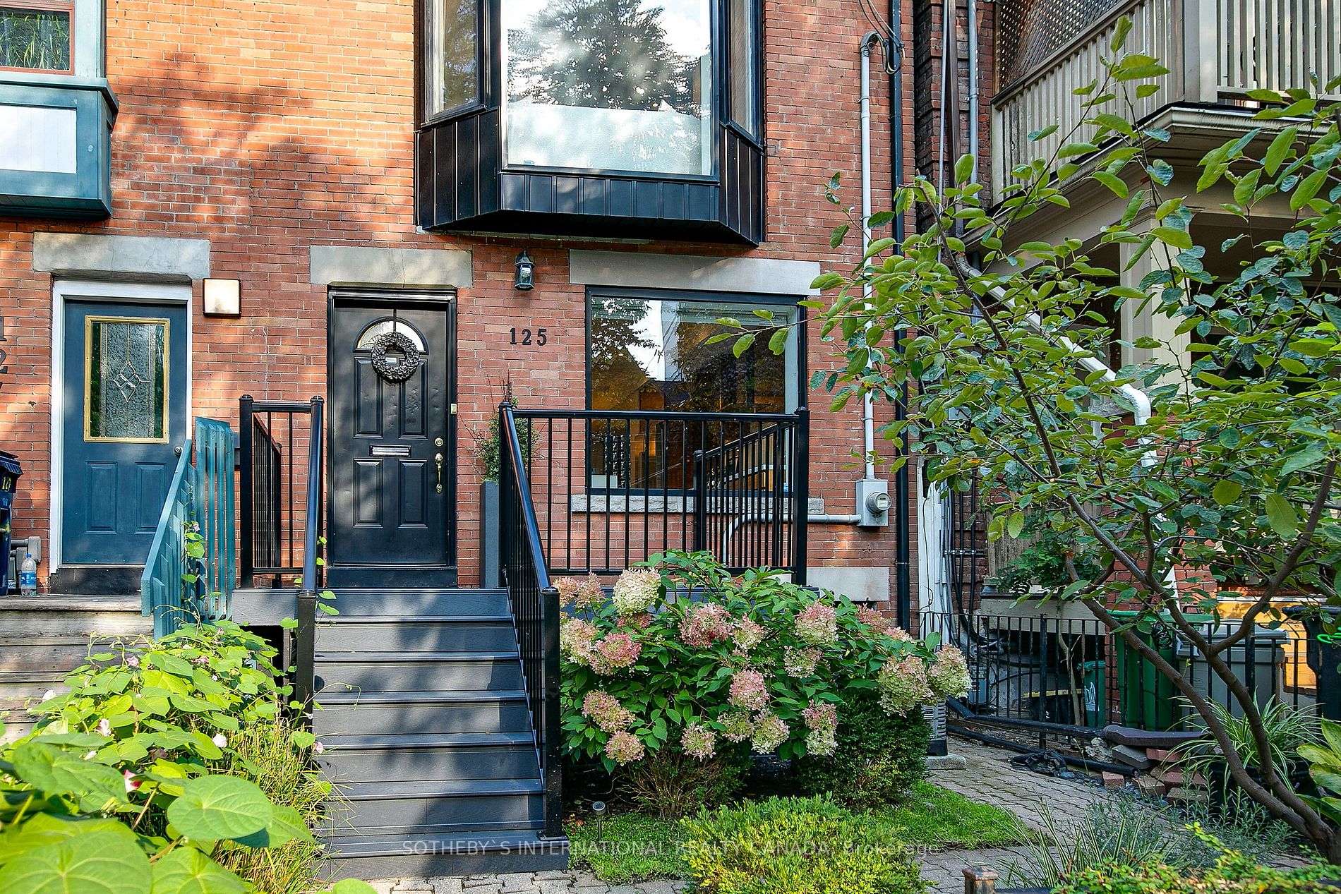 125 Seaton St