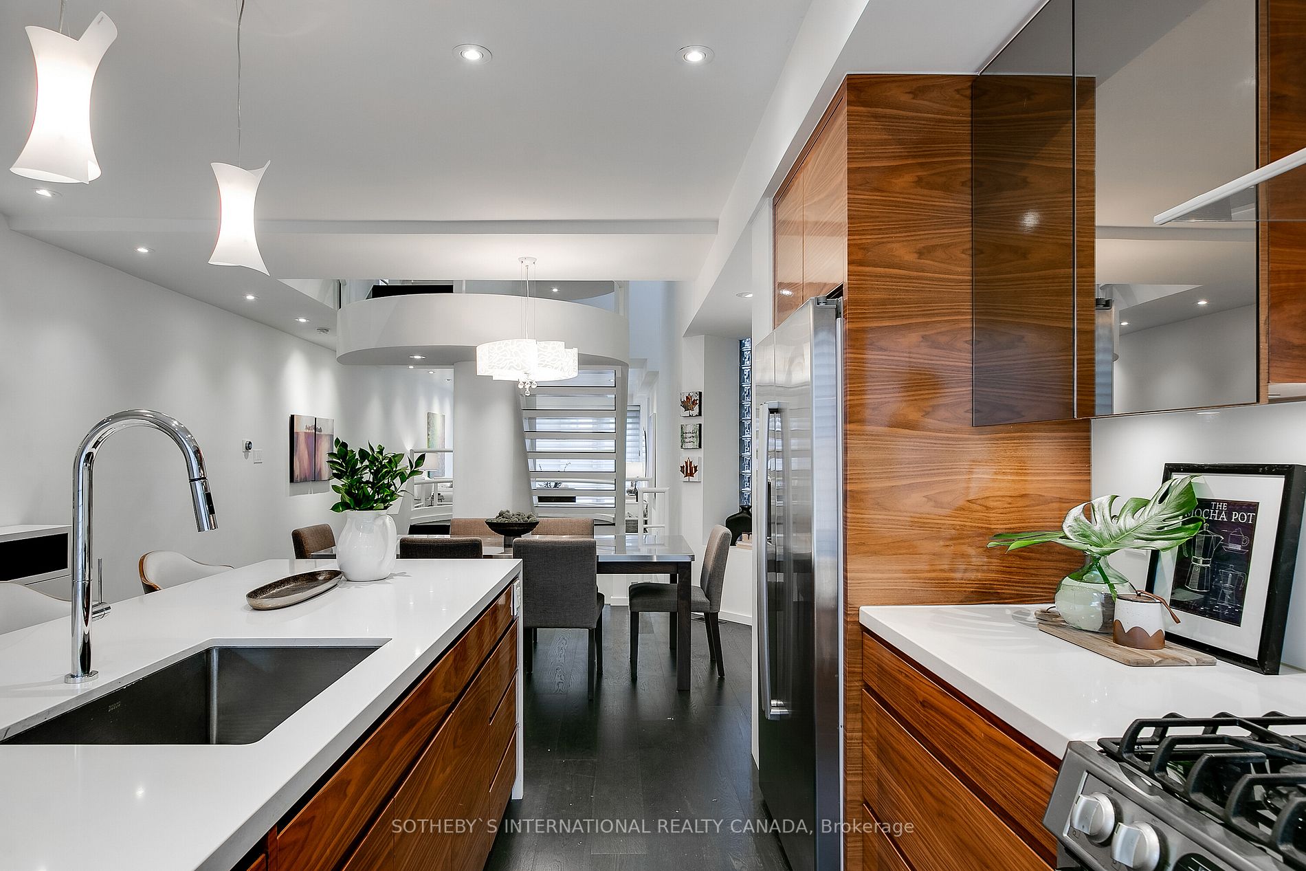 125 Seaton St