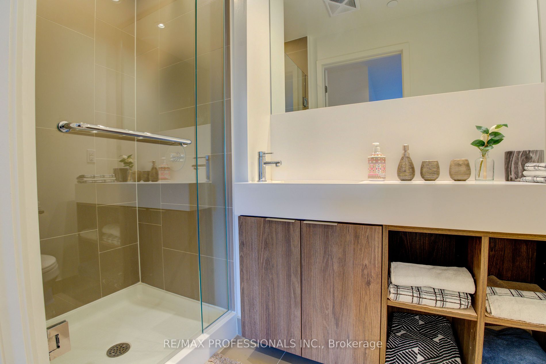 15 Lower Jarvis St, #1703