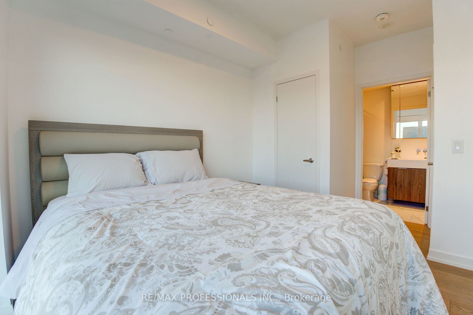 15 Lower Jarvis St, #1703