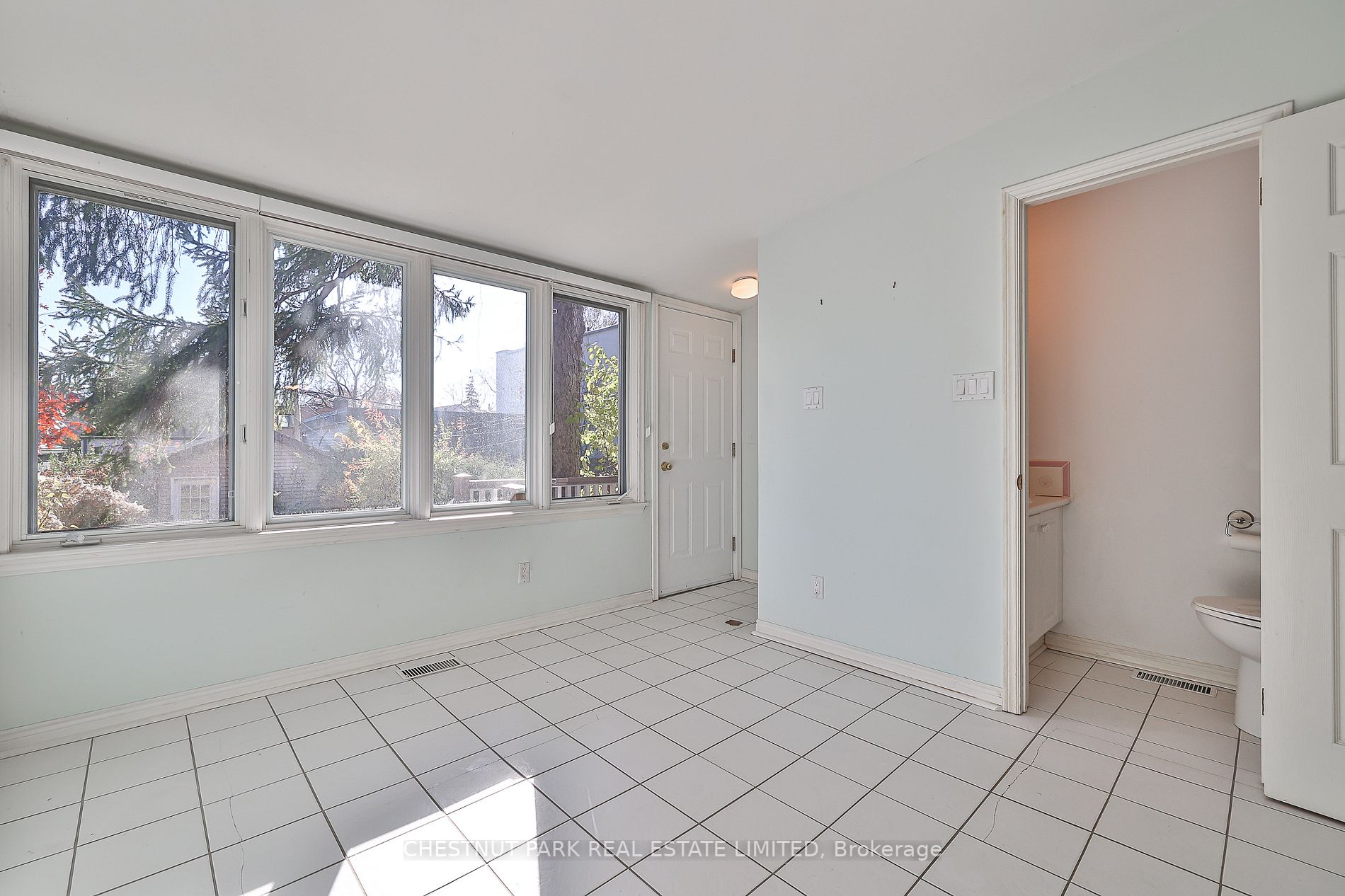 505 Davisville Ave